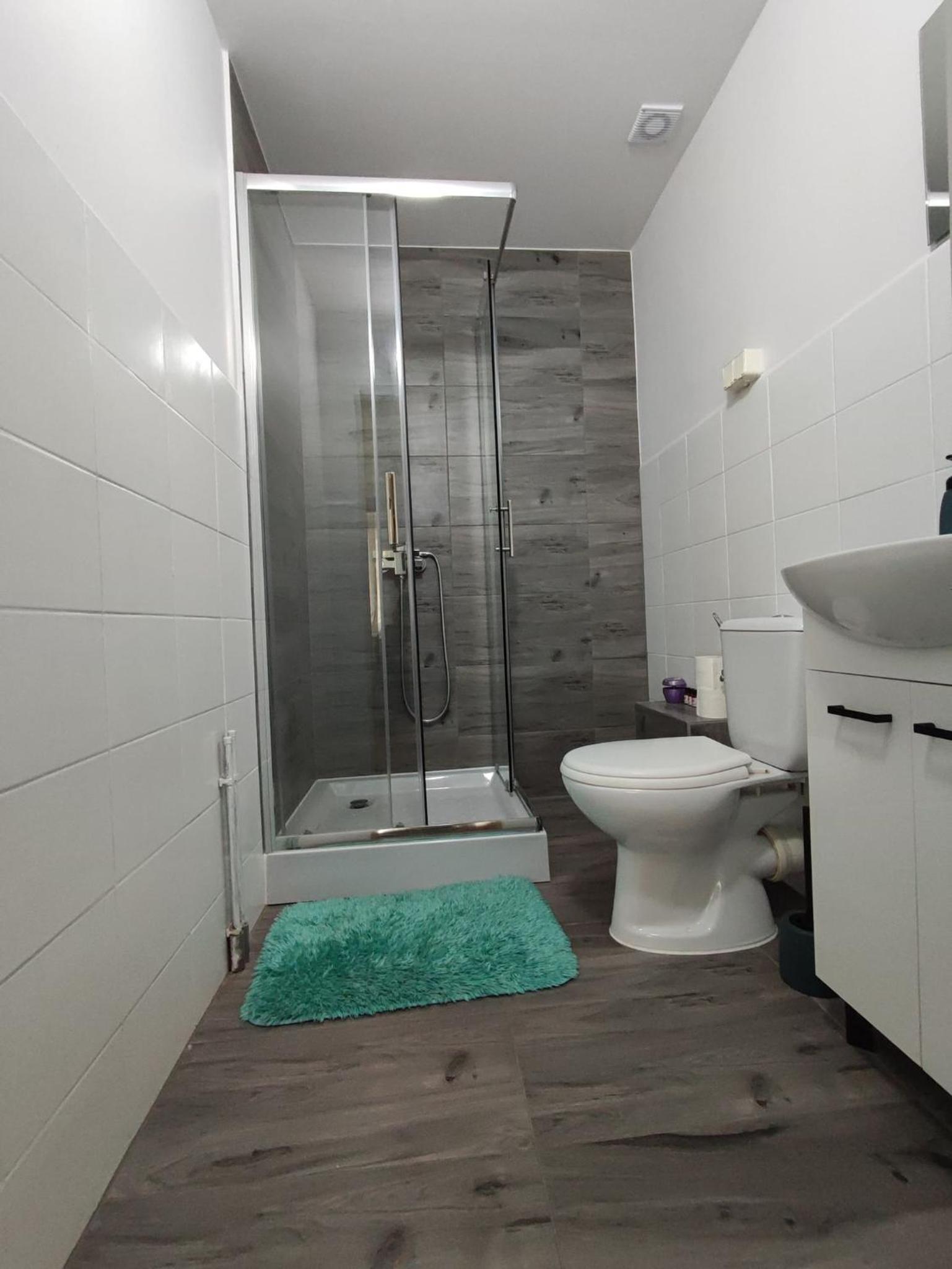 Triple Room with Bathroom - Photo 3