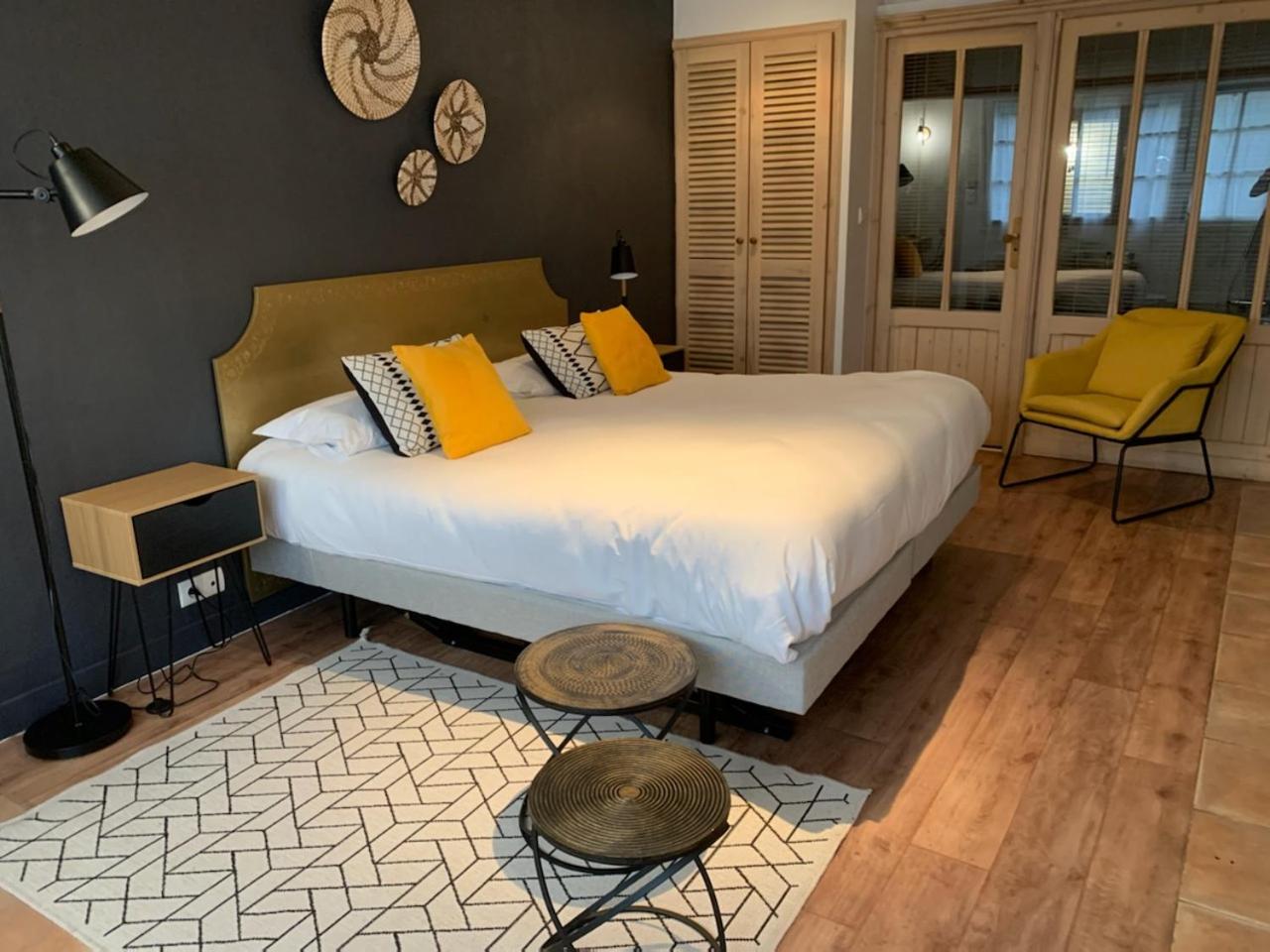 Double Room with Garden View - Photo 2
