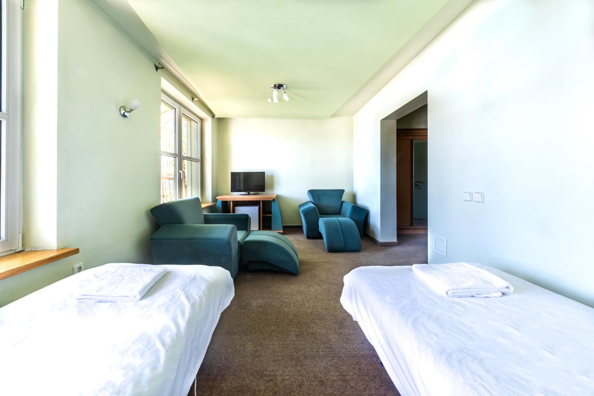 Double Room (1 Adult + 1 Child)