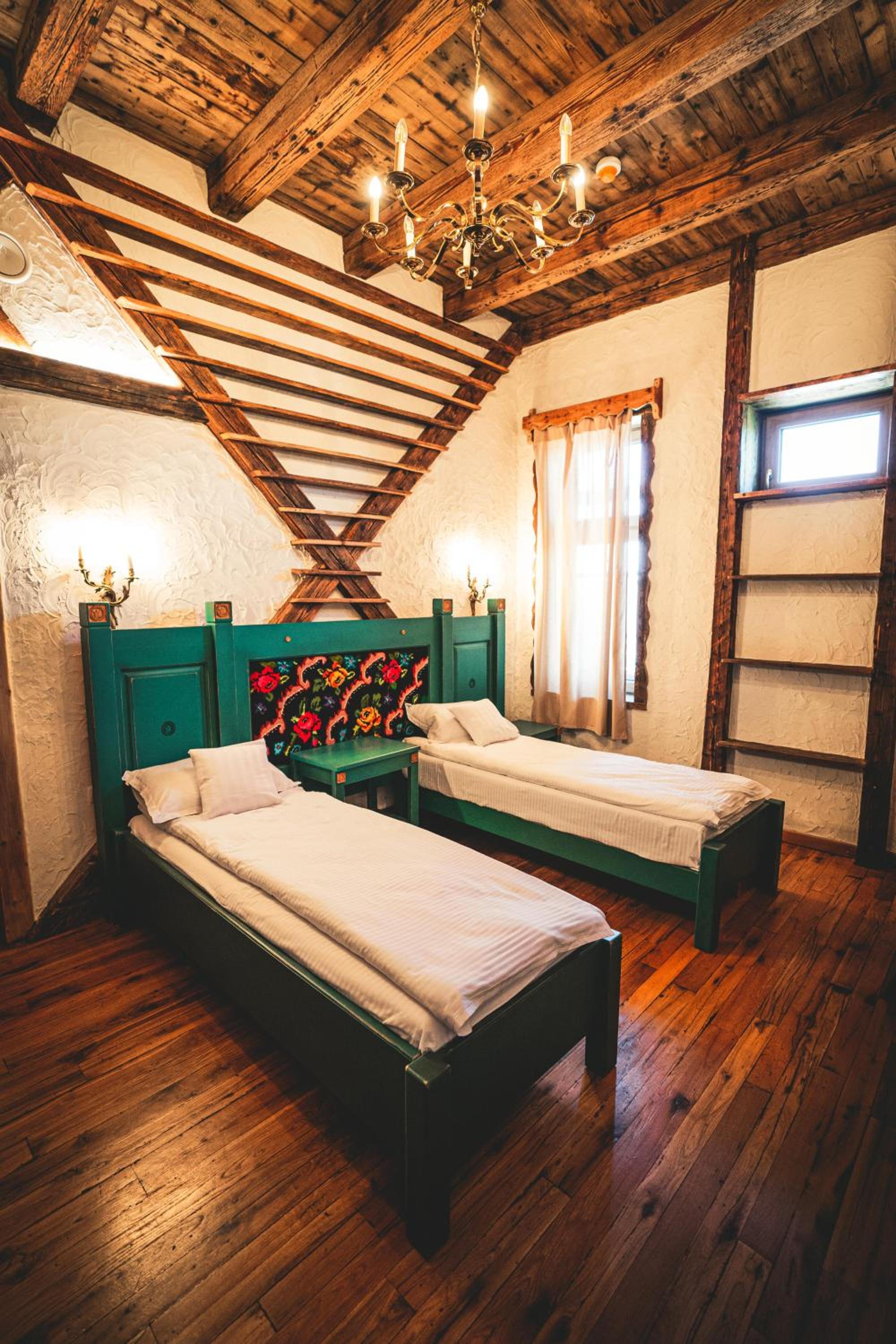 Twin Room with Private Bathroom