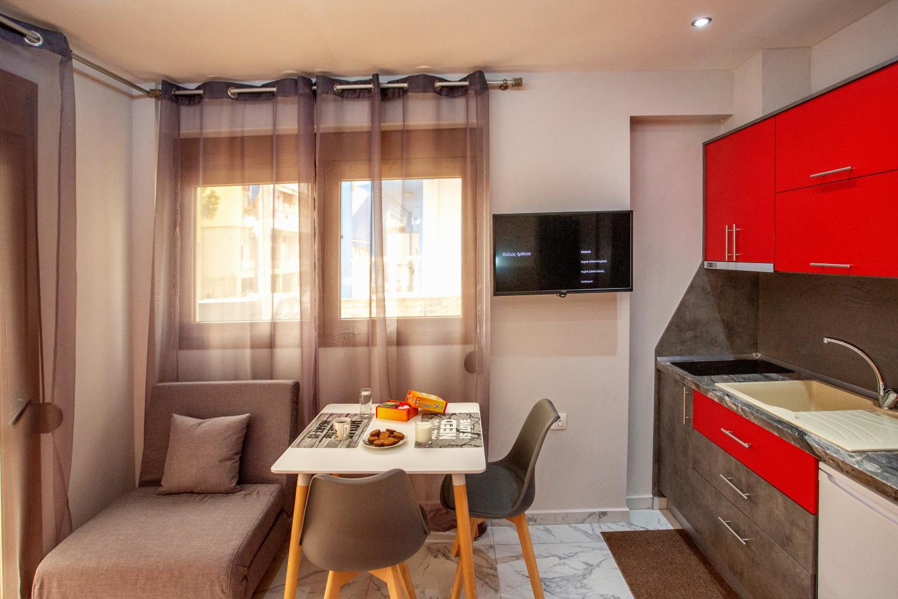 Deluxe Double Room (2 Adults + 1 Child)