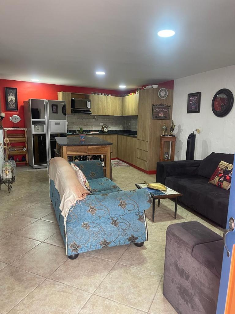 Three-Bedroom House photo 3