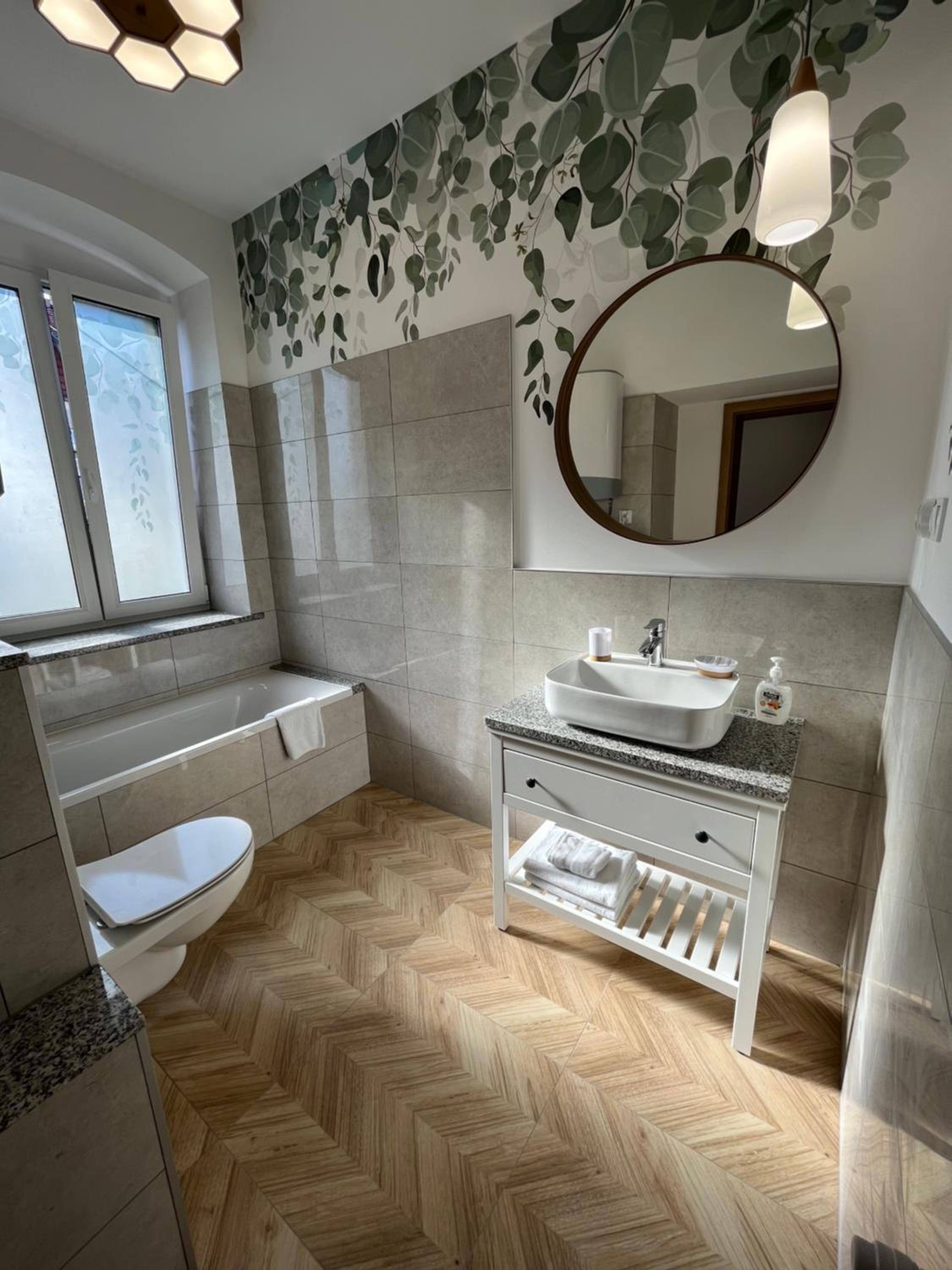Quadruple Room with Bath - Photo 9