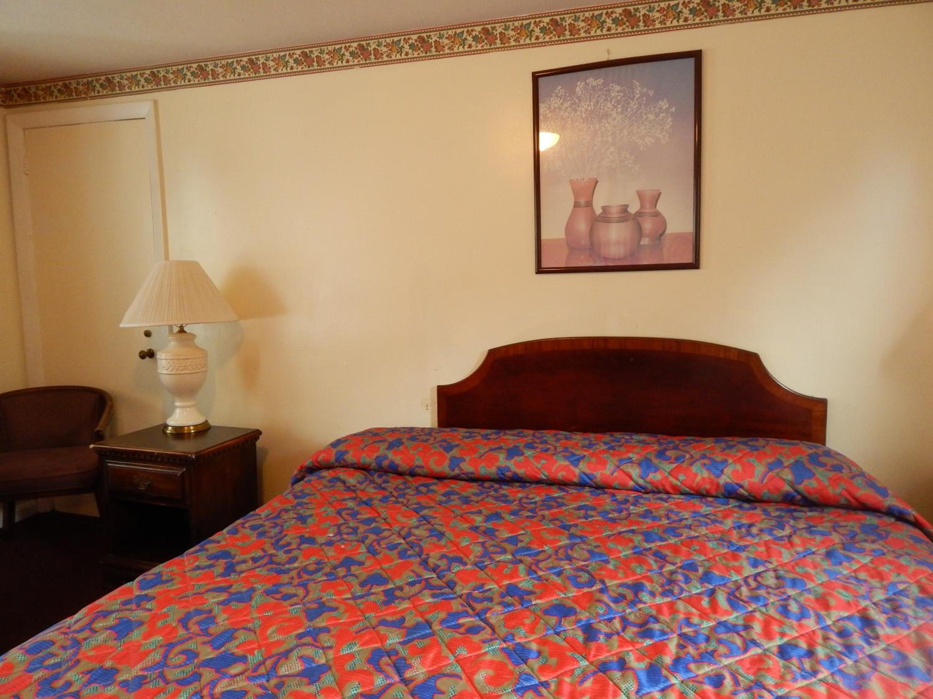 King Room - Non-Smoking photo 1