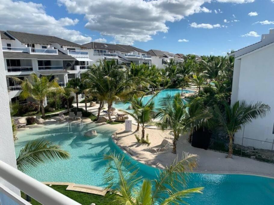 Apartment with Pool View 