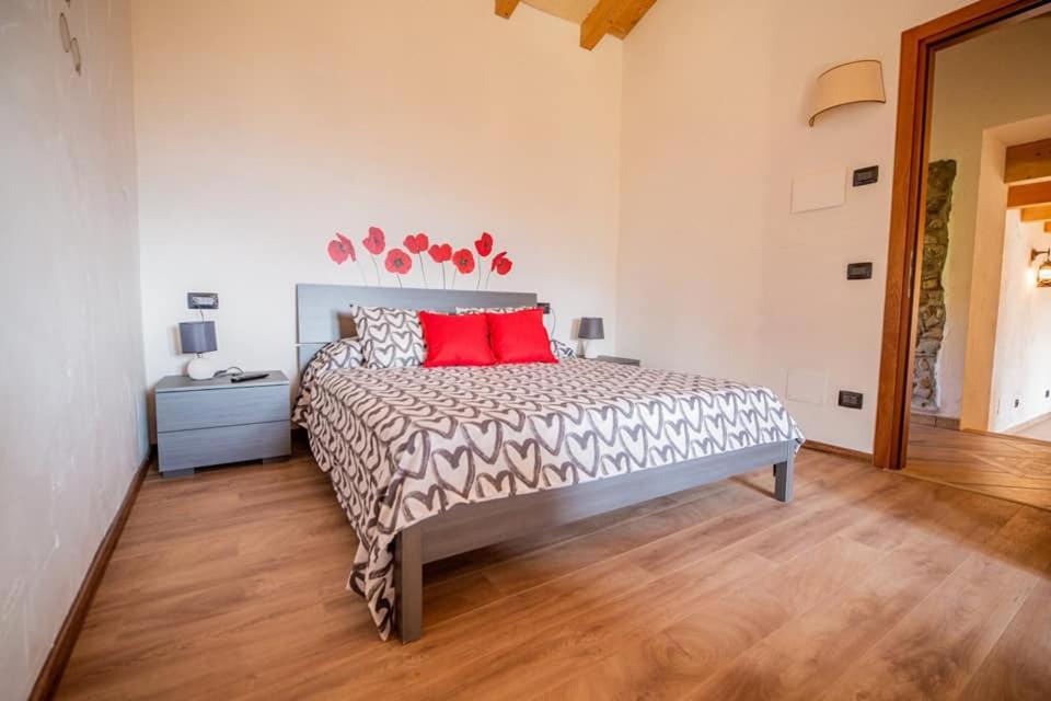 Large Double Room - Photo 1