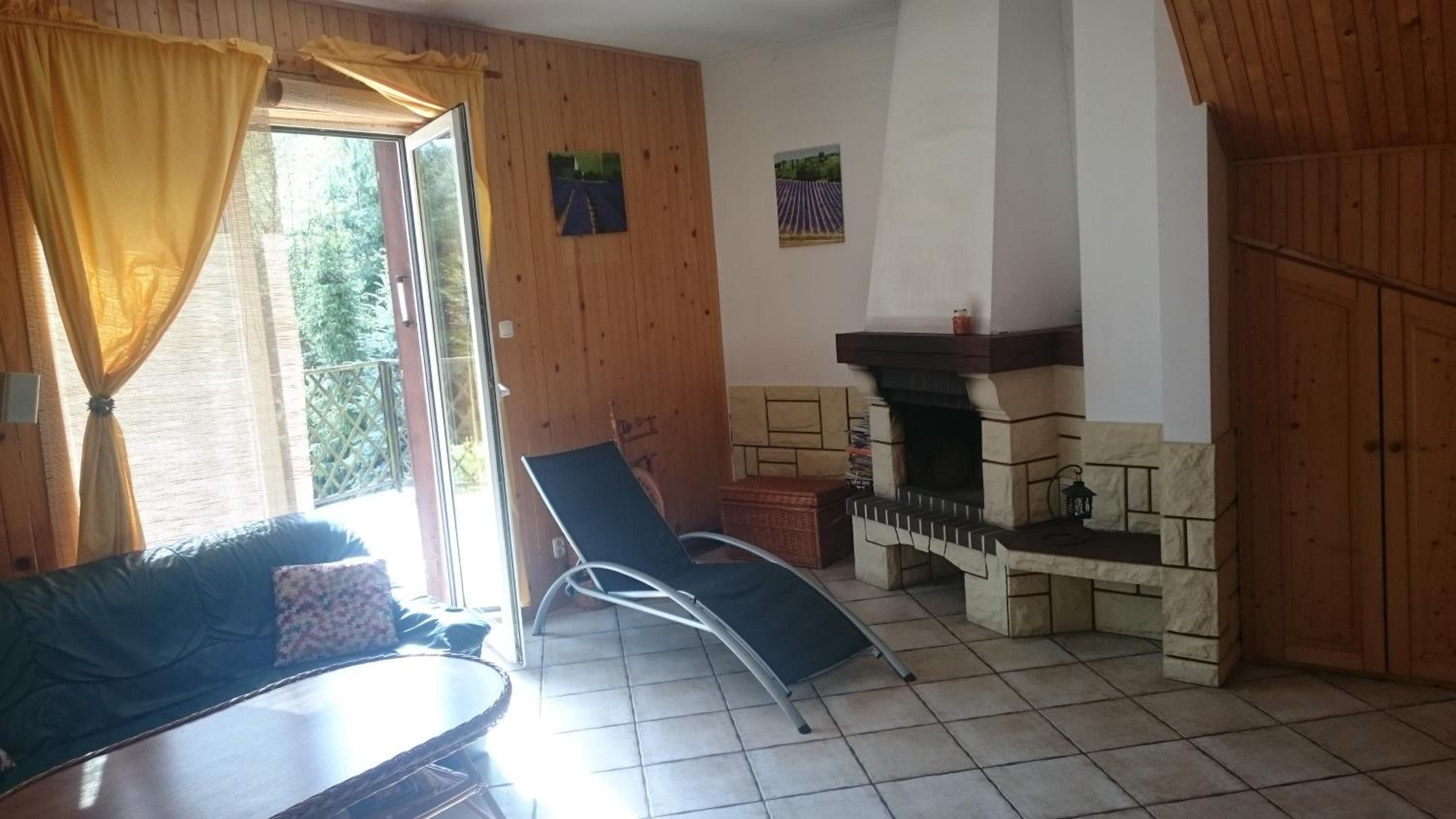 Three-Bedroom House photo 3