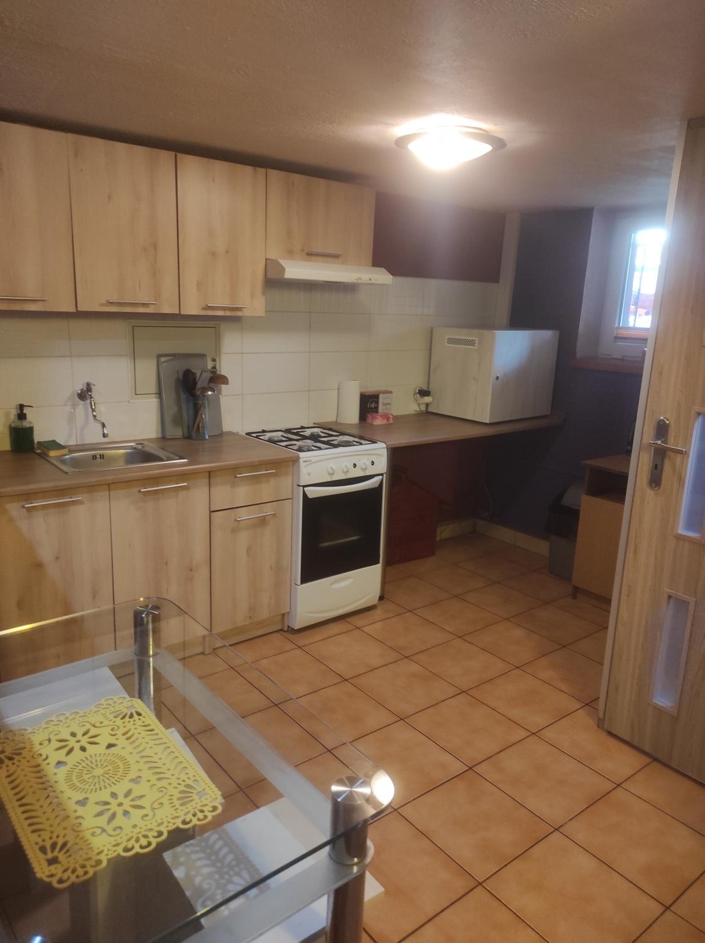 Quadruple Room with Private Bathroom - Photo 8