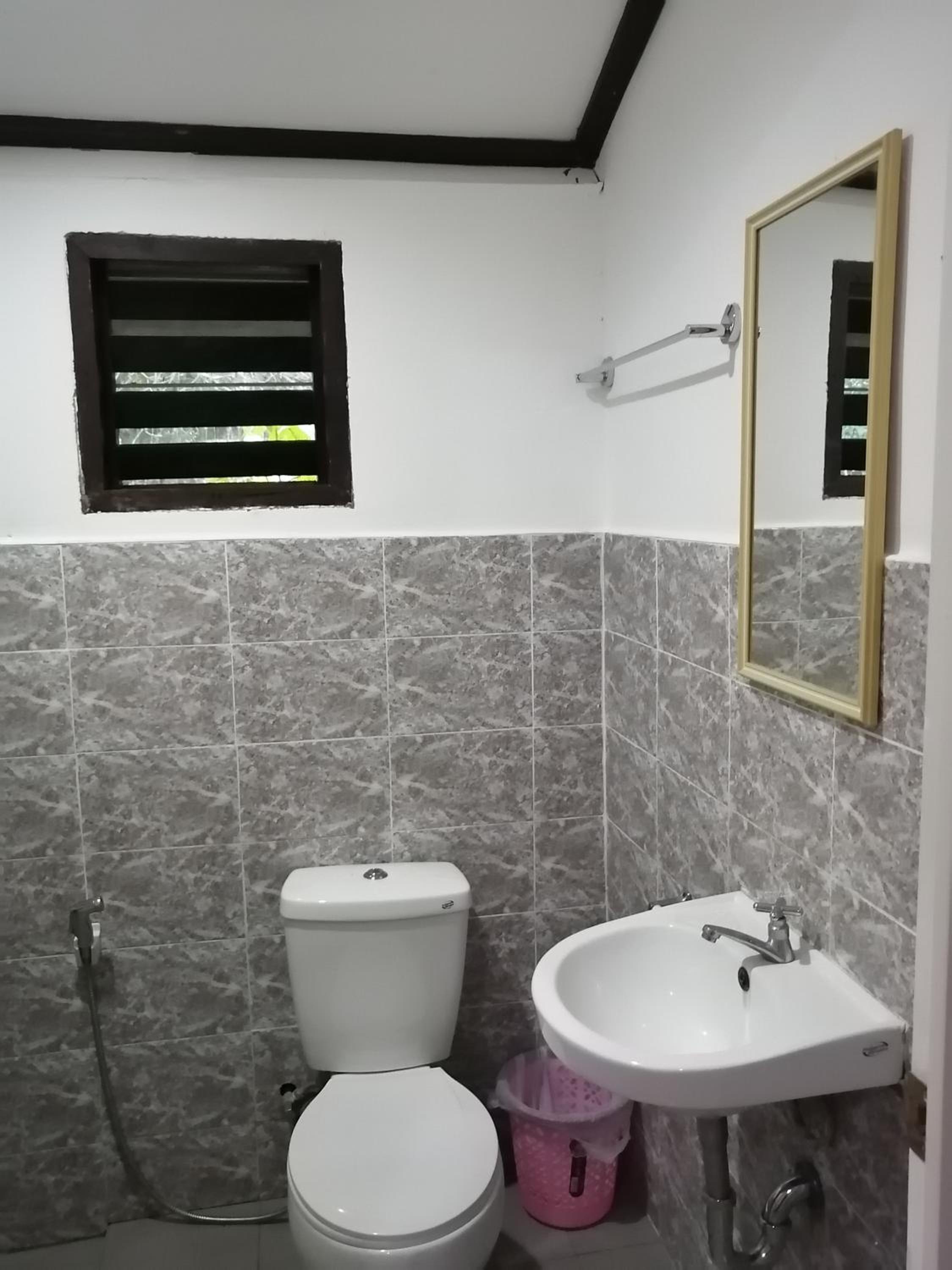 Budget Double Room photo 3