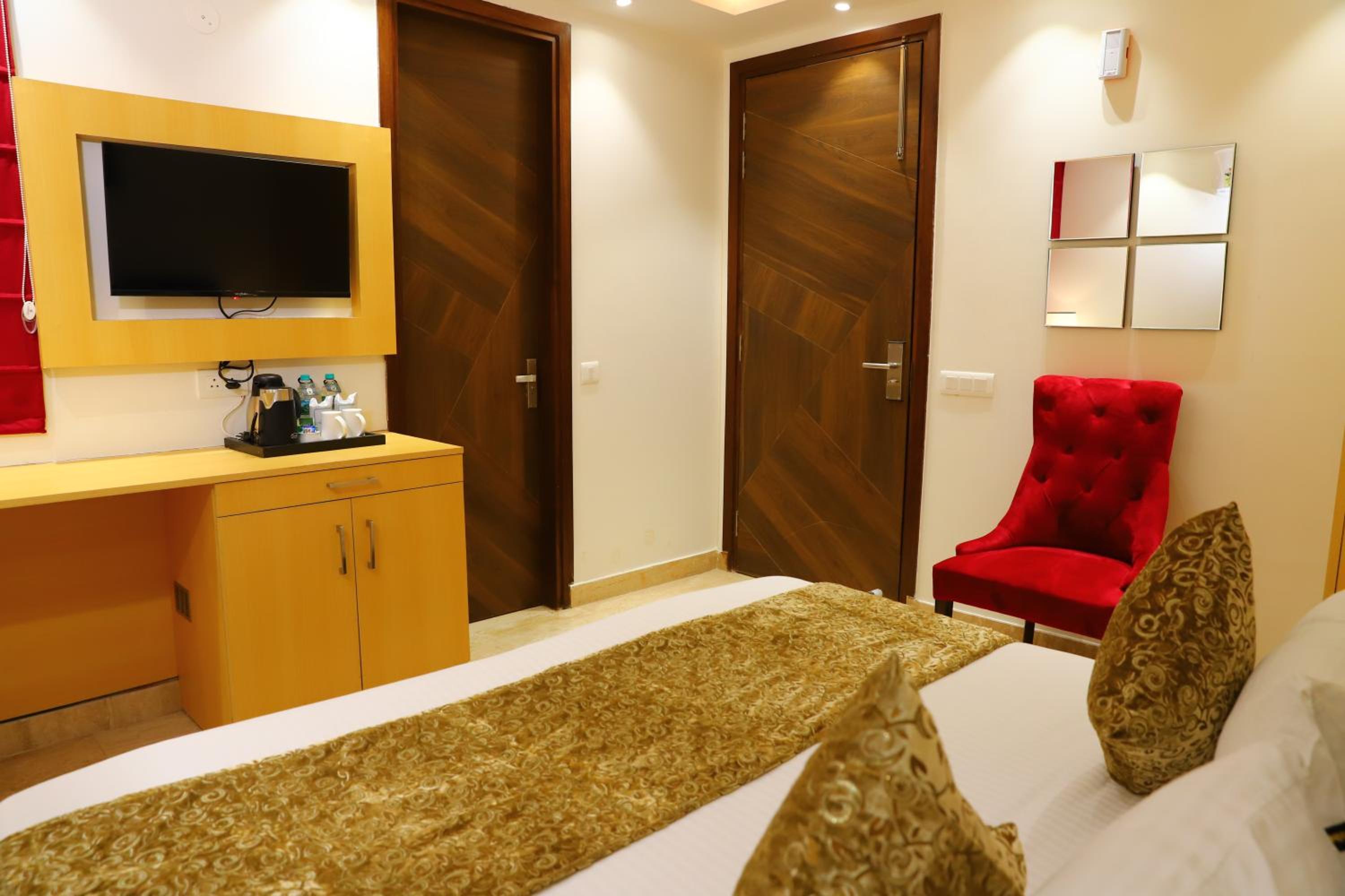 Deluxe Room - Photo 2