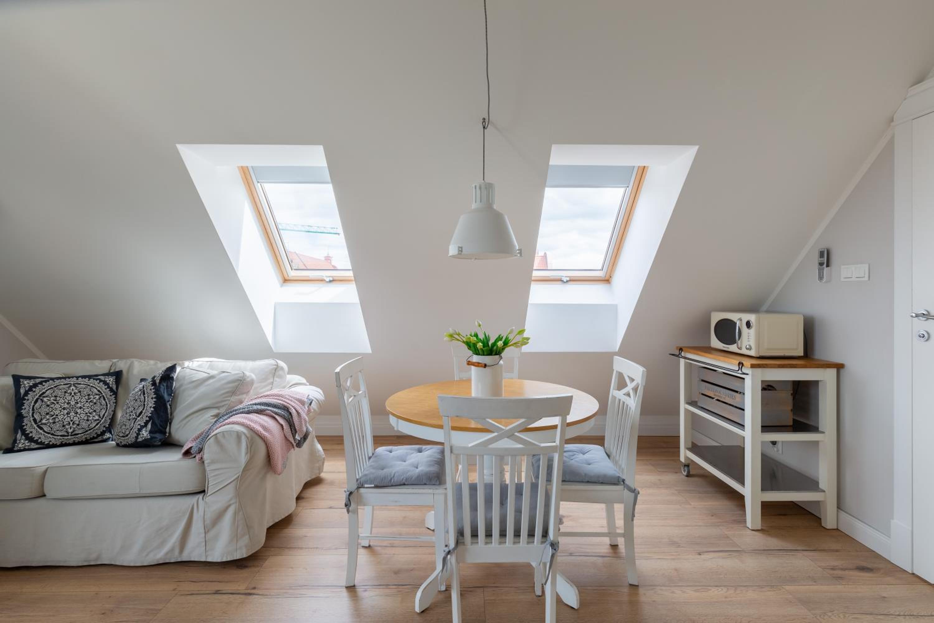 One-Bedroom Apartment - Photo 11