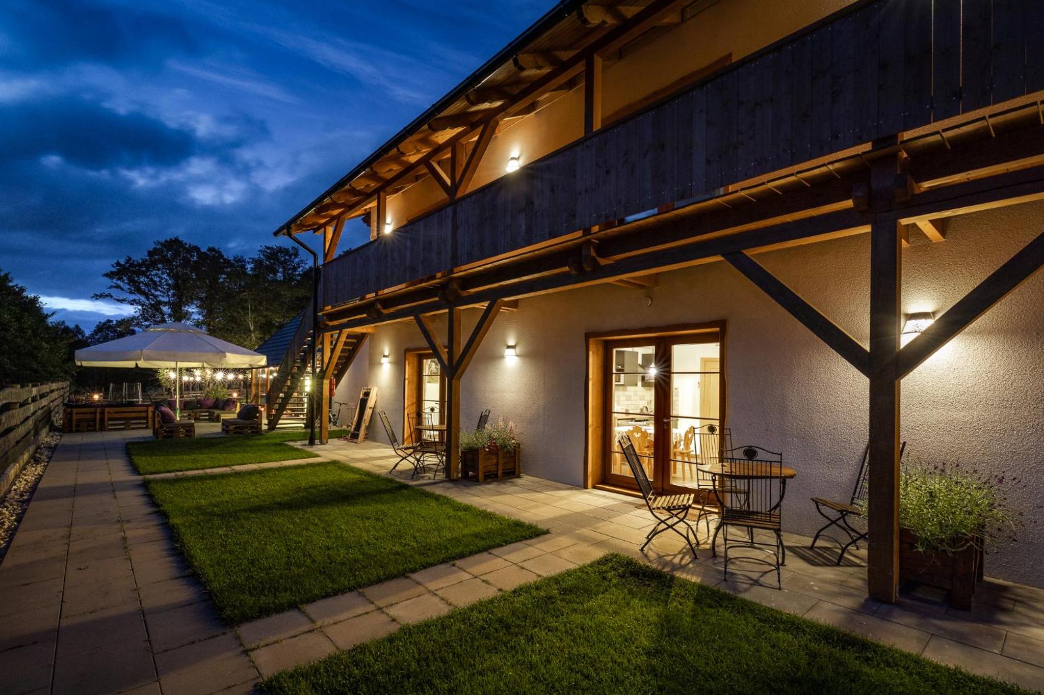 Two-Bedroom Apartment with Mountain View photo 3