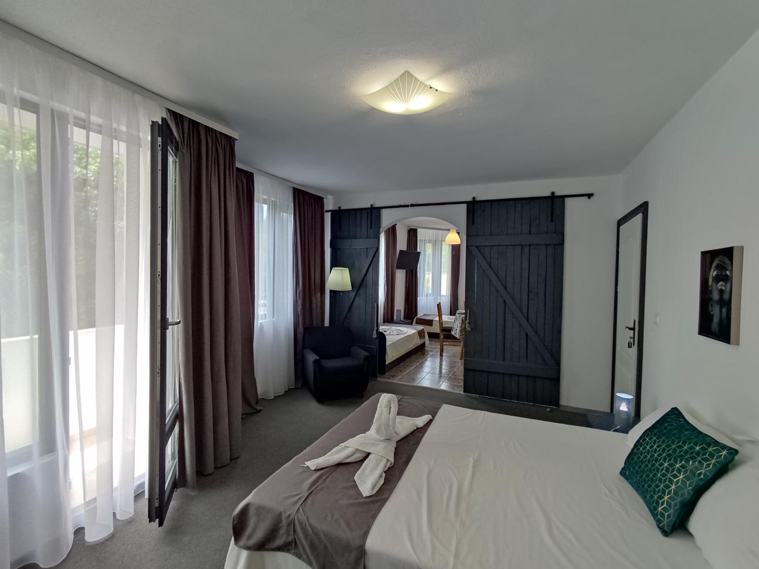 Studio Apartment with Two Terraces photo 2