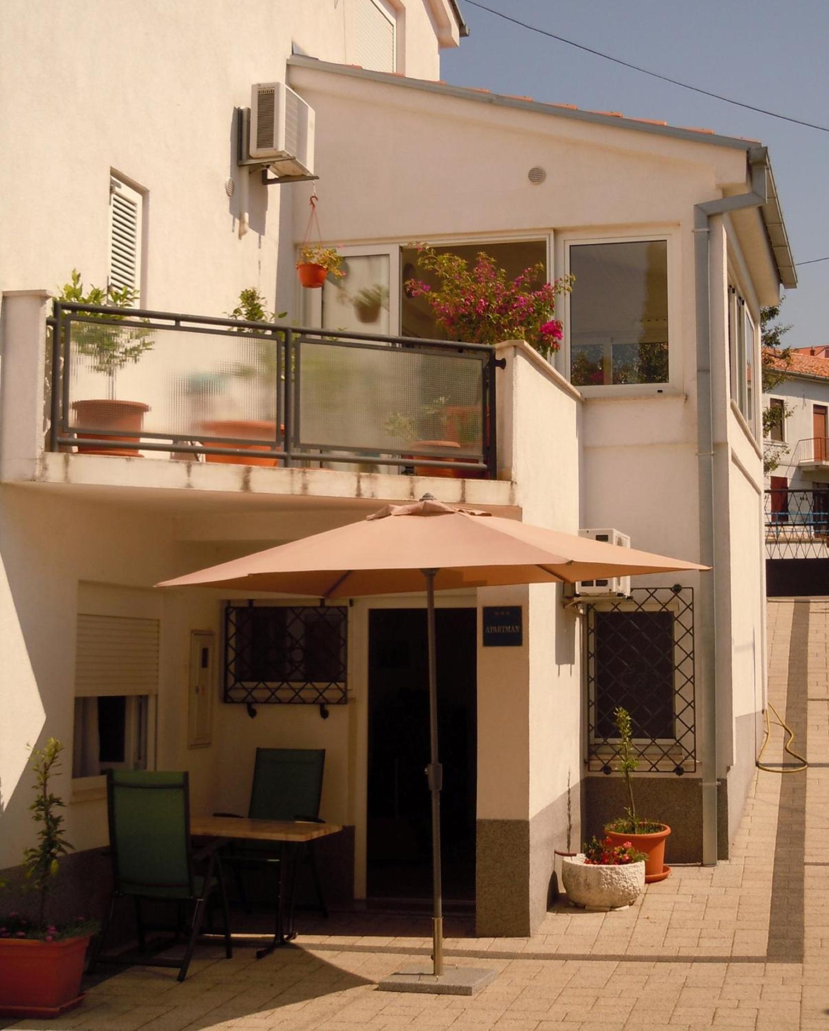 One Bedroom Apartment