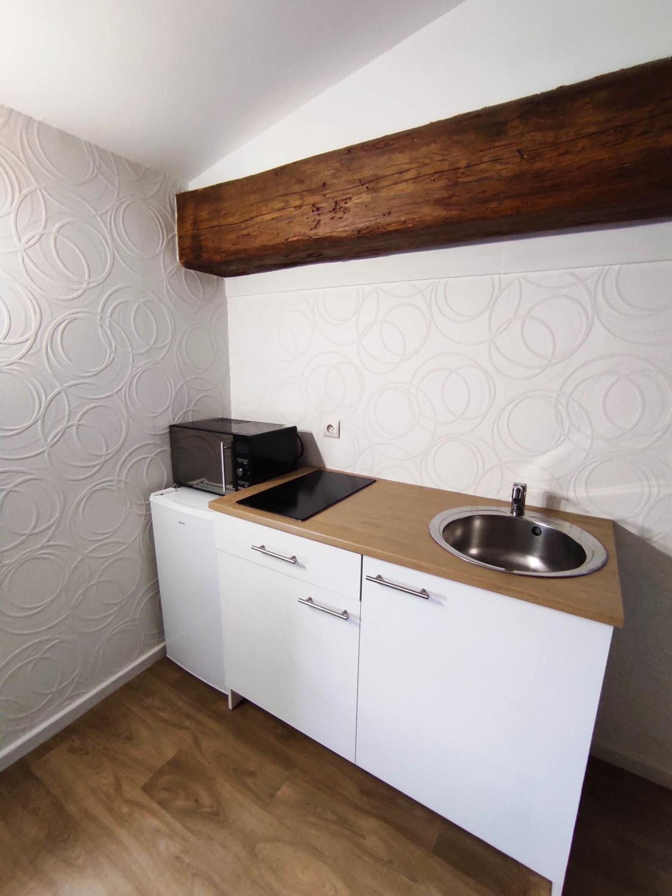 One-Bedroom Apartment - Photo 4