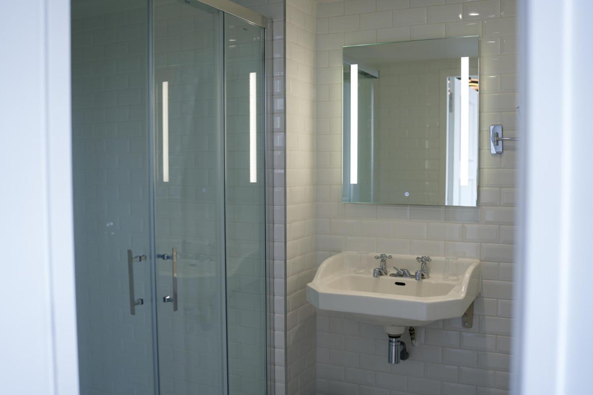 Double Room - Photo 10