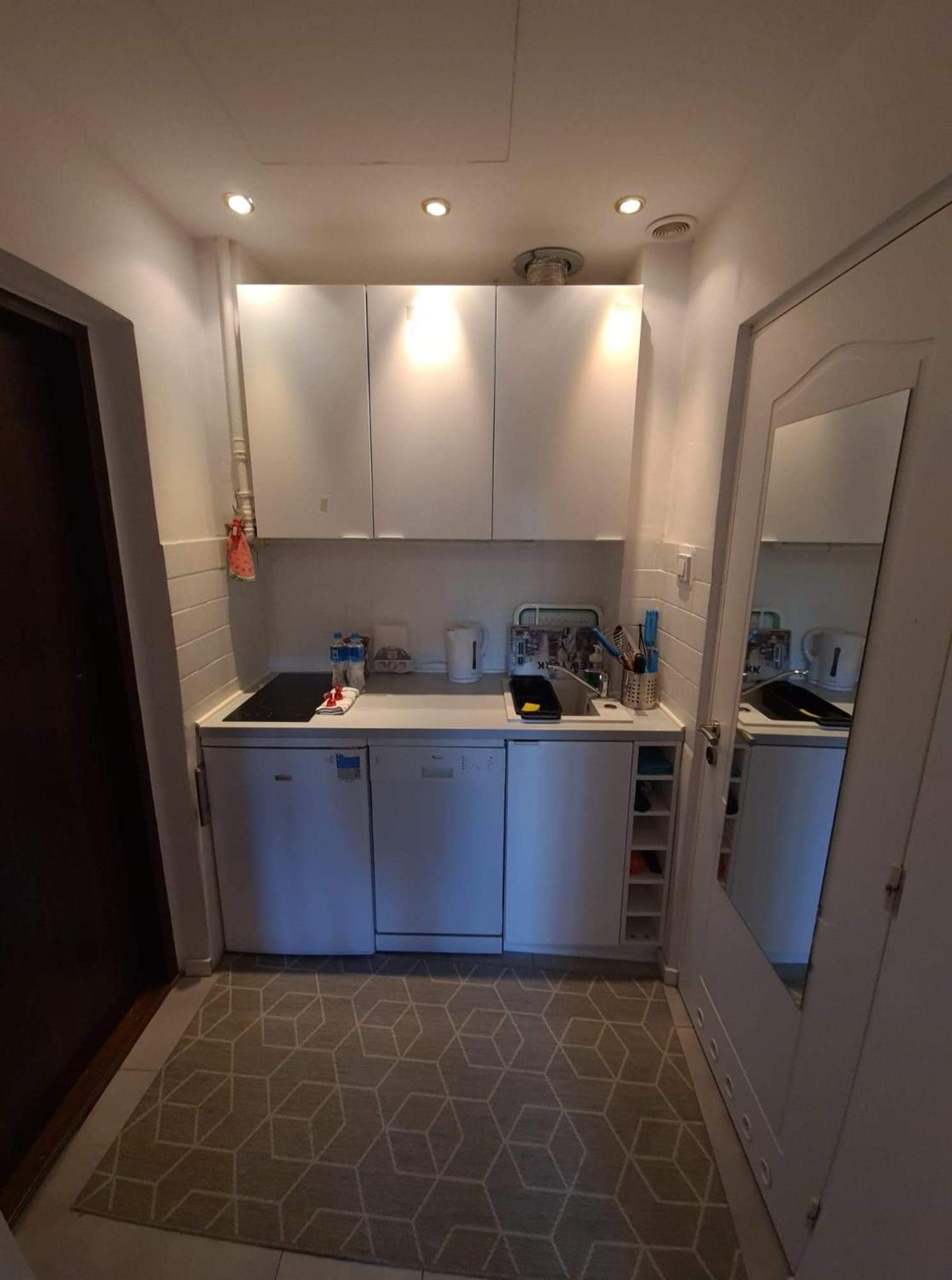 Studio Apartment - Photo 8