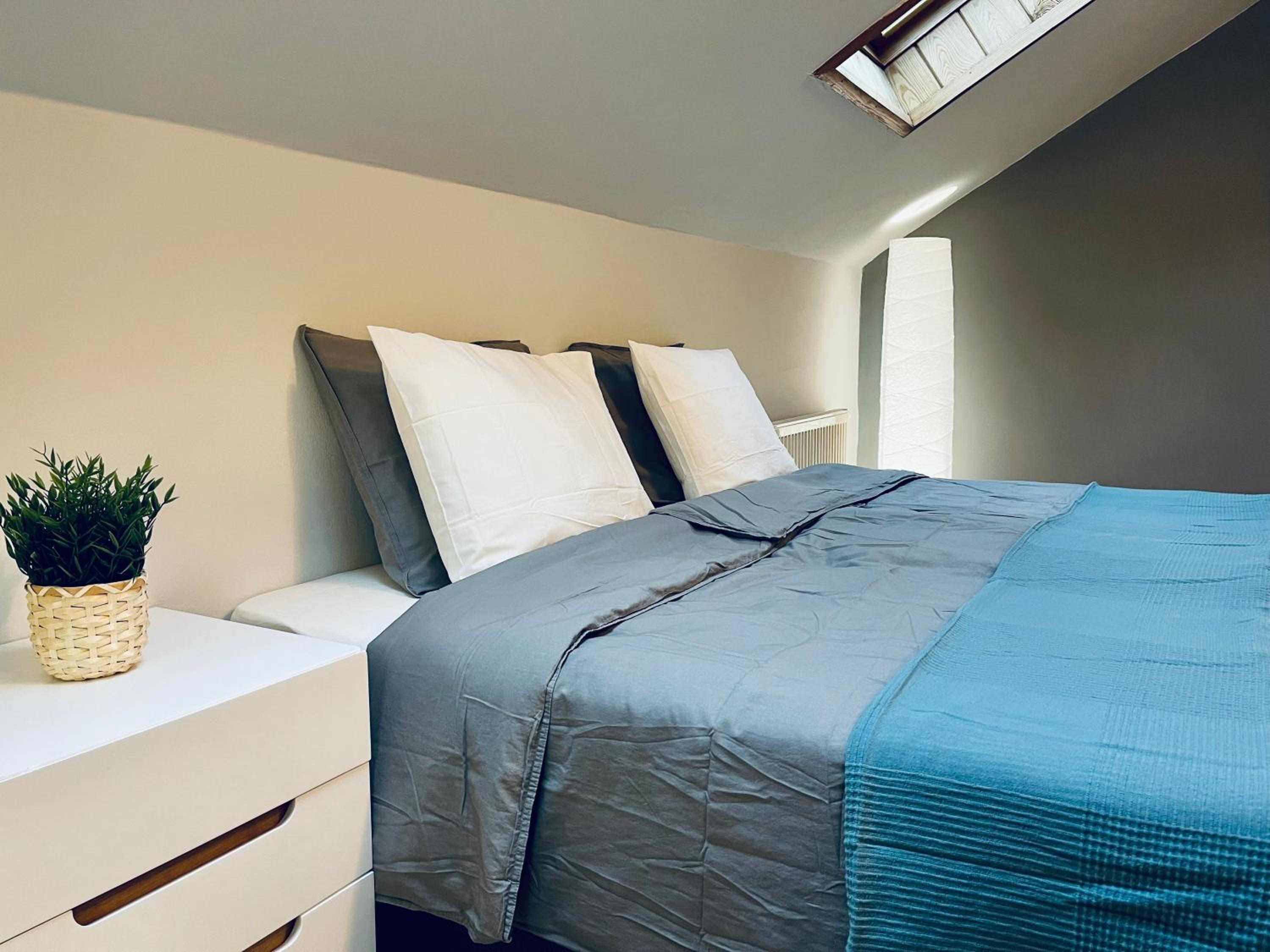 Double Room with Private Bathroom - Photo 2