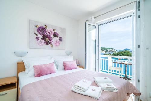 Double Room with Balcony and Sea View
