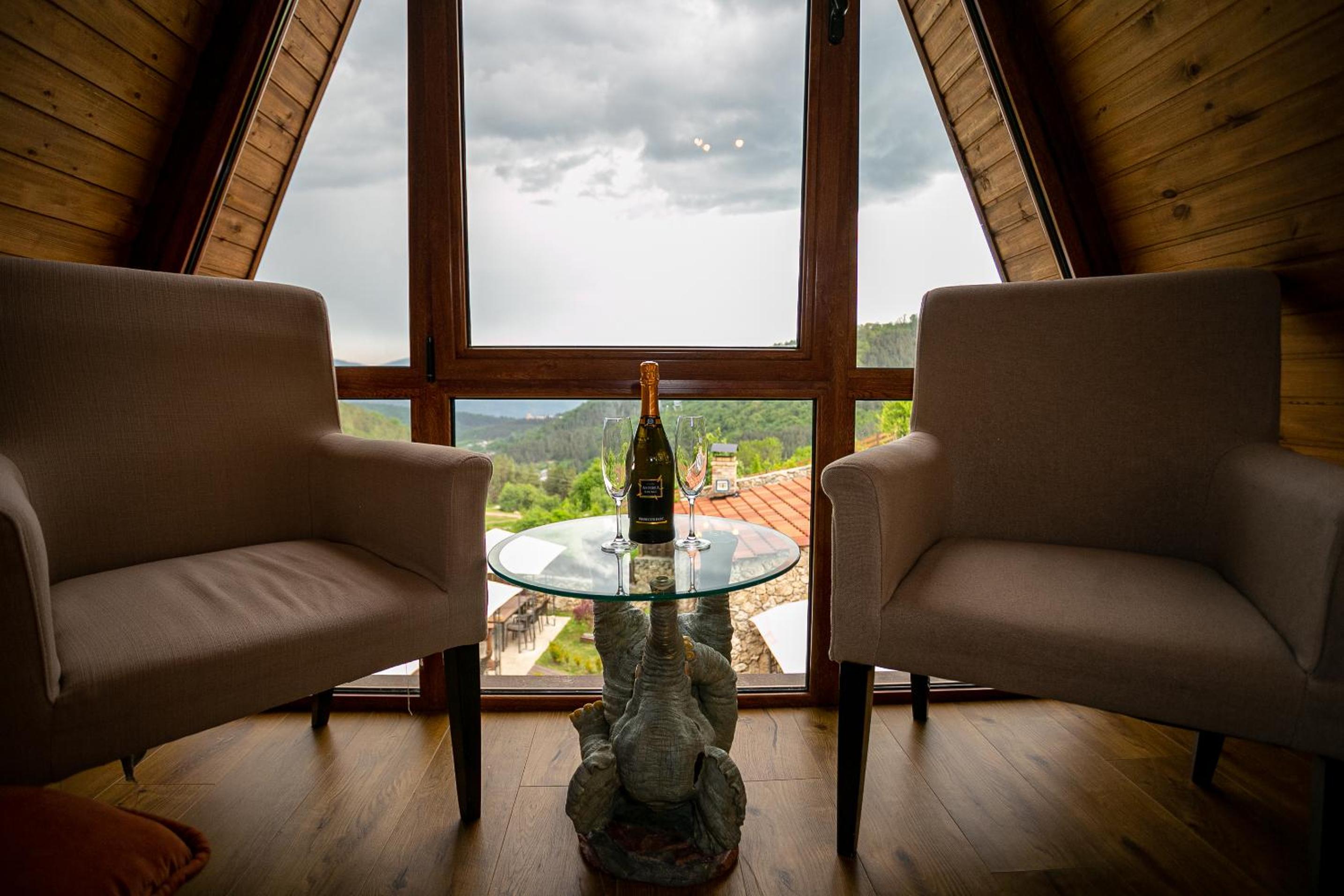 Suite with Mountain View photo 2