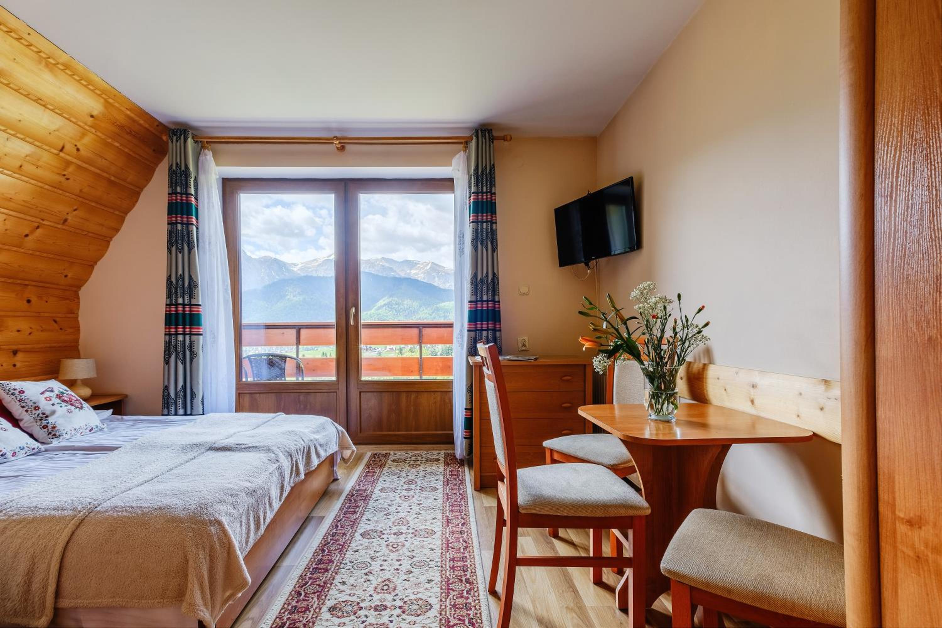 Quadruple Room with Balcony photo 3