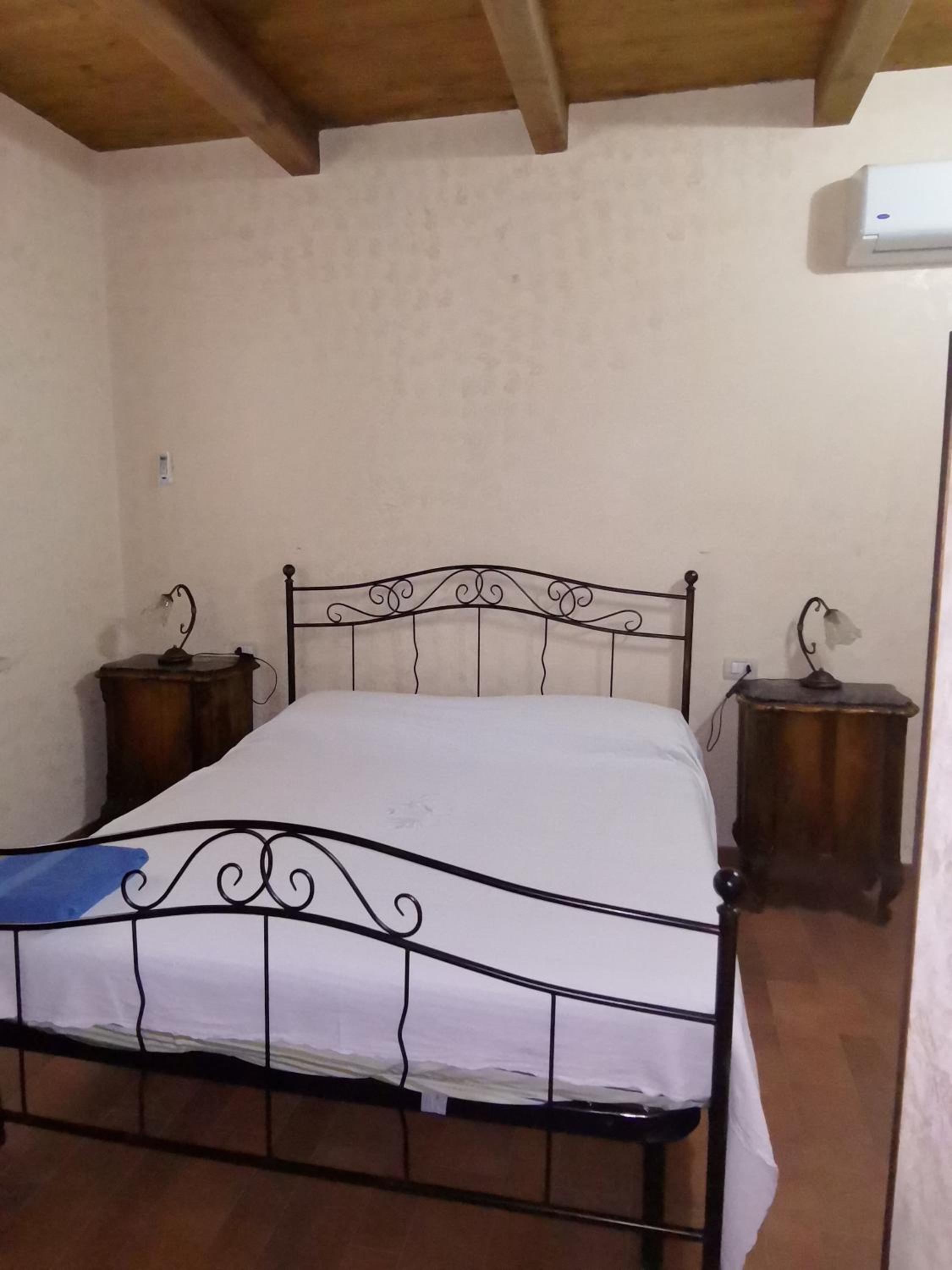 Double Room with Private External Bathroom photo 1