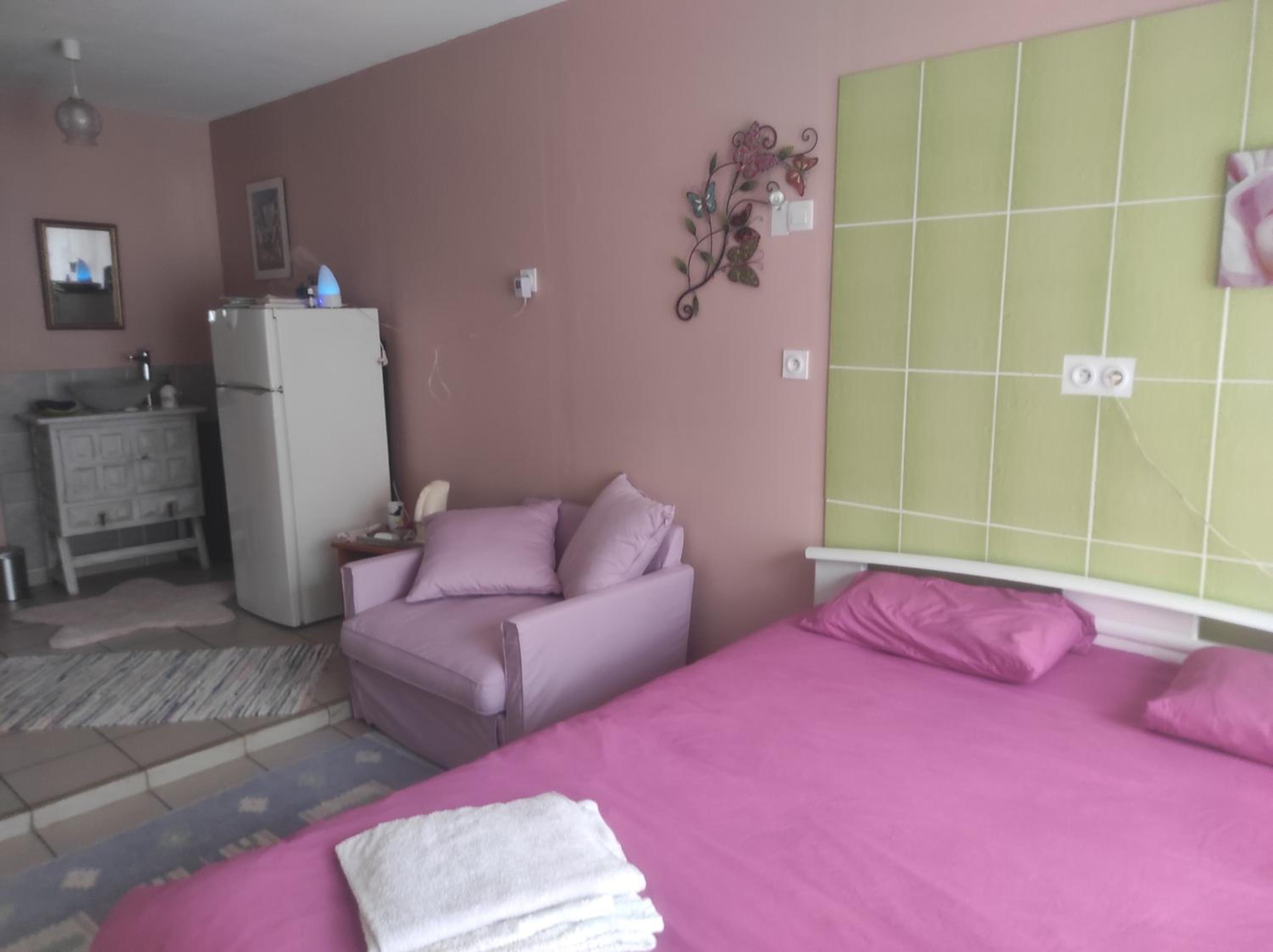 Large Double Room photo 2