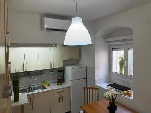 One-Bedroom Apartment - Photo 1