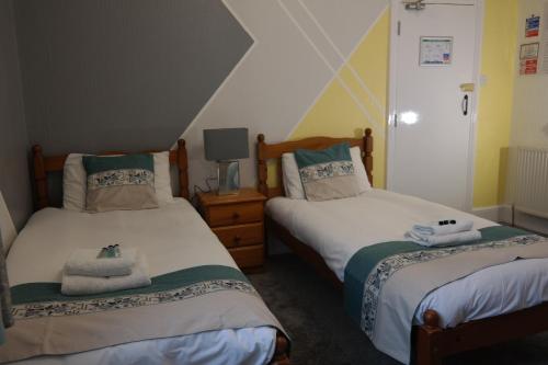 Twin Room with Shower photo 3