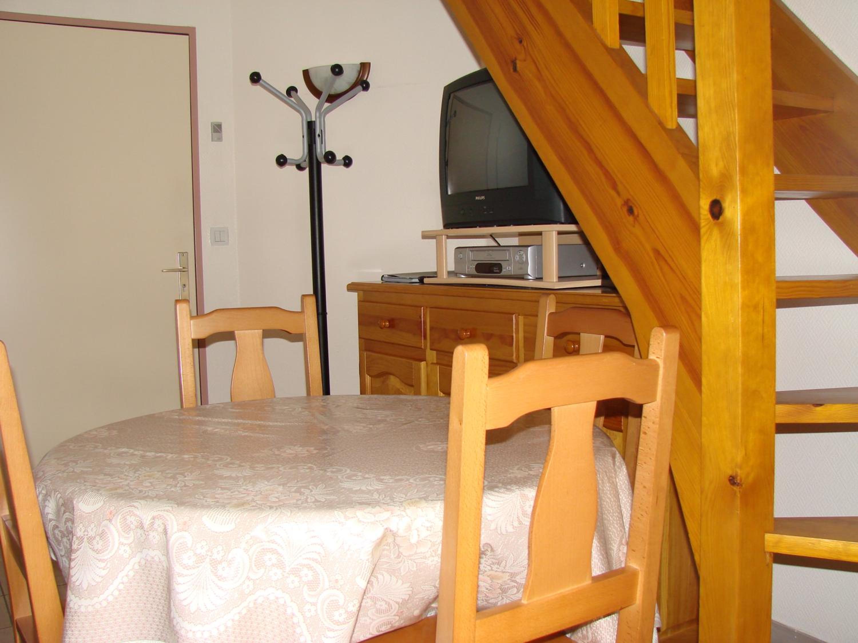 One-Bedroom Apartment (5 Adults) photo 1