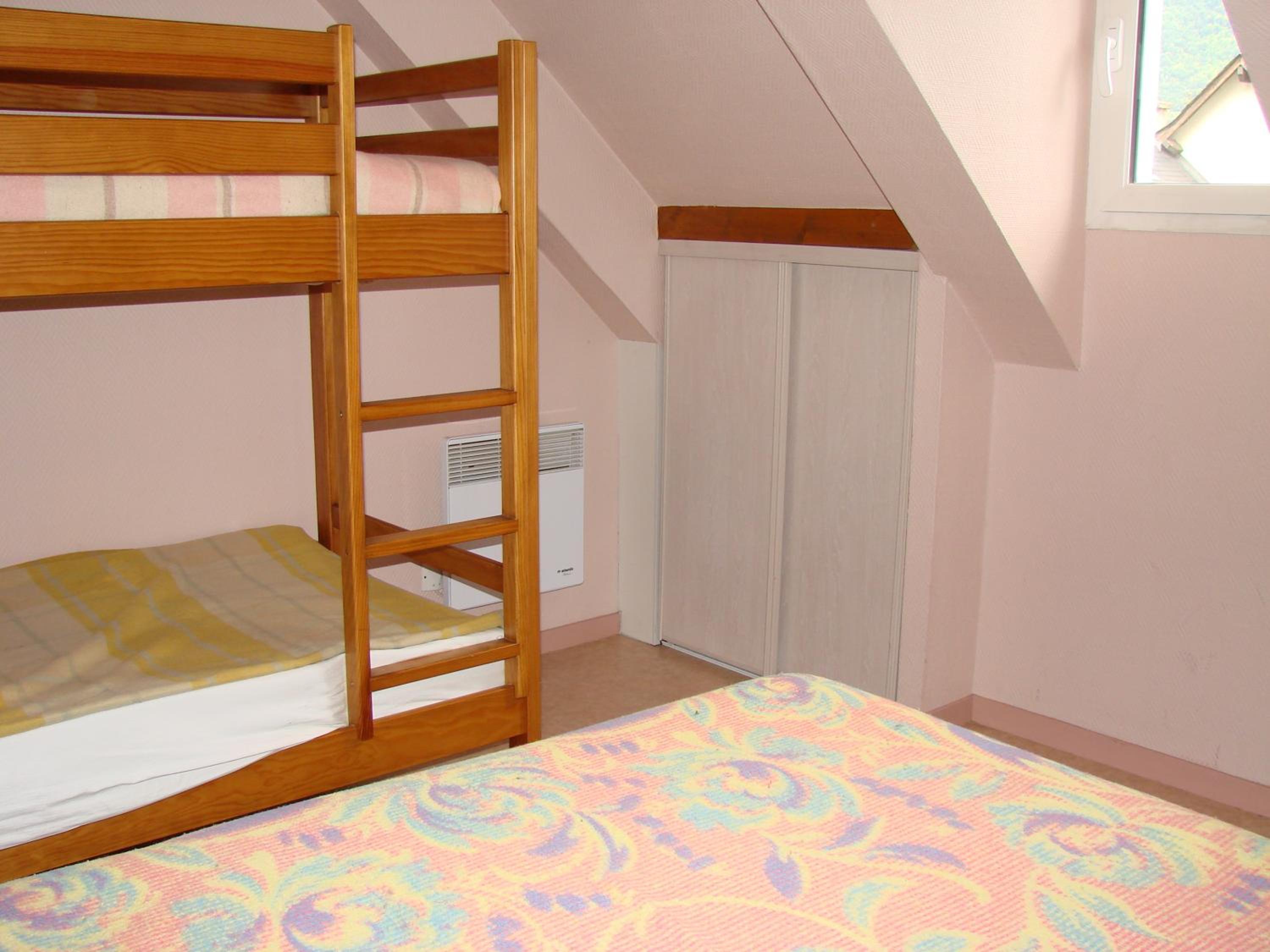 Three-Bedroom Apartment photo 2