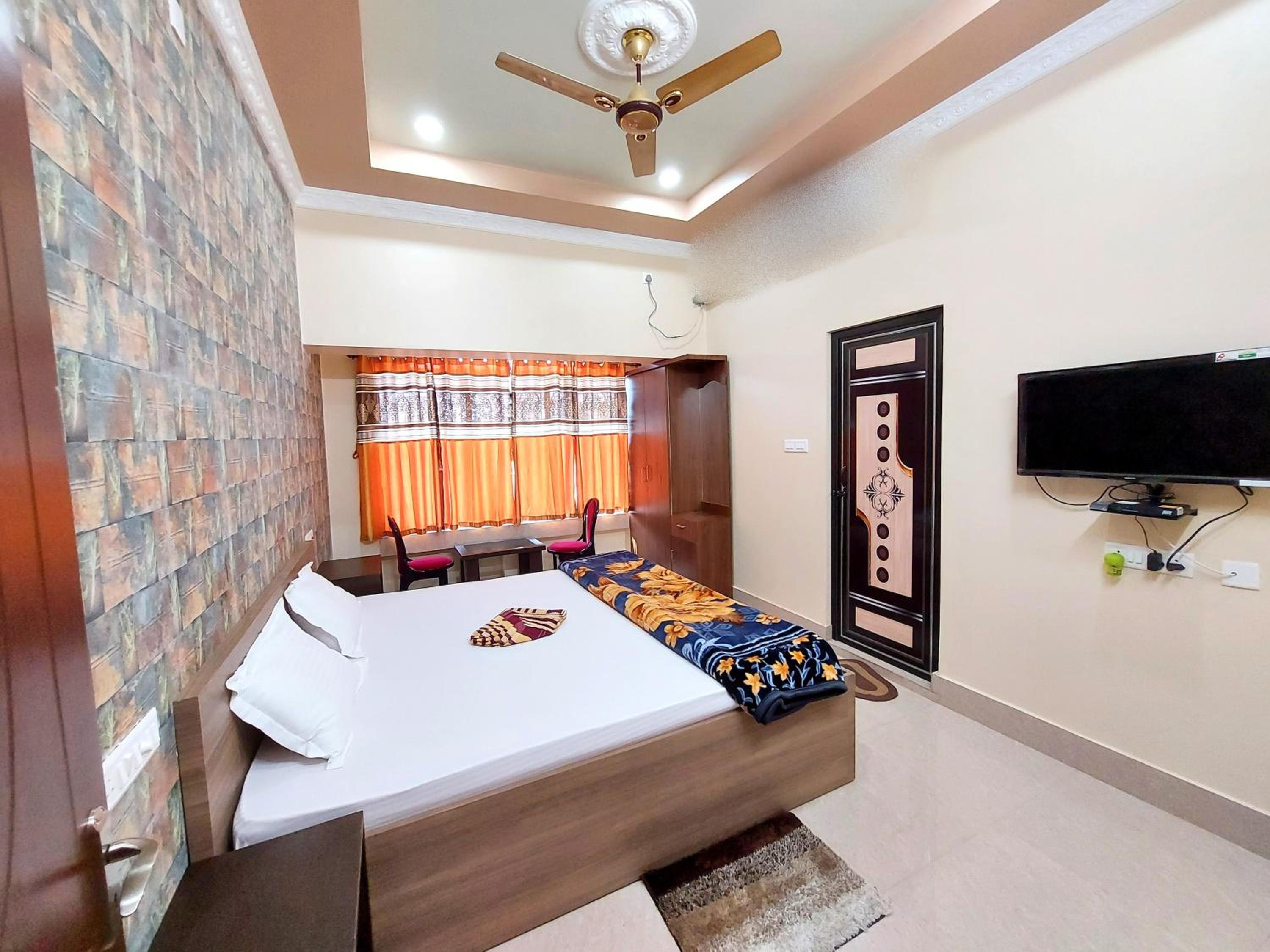 Budget Double Room photo 2