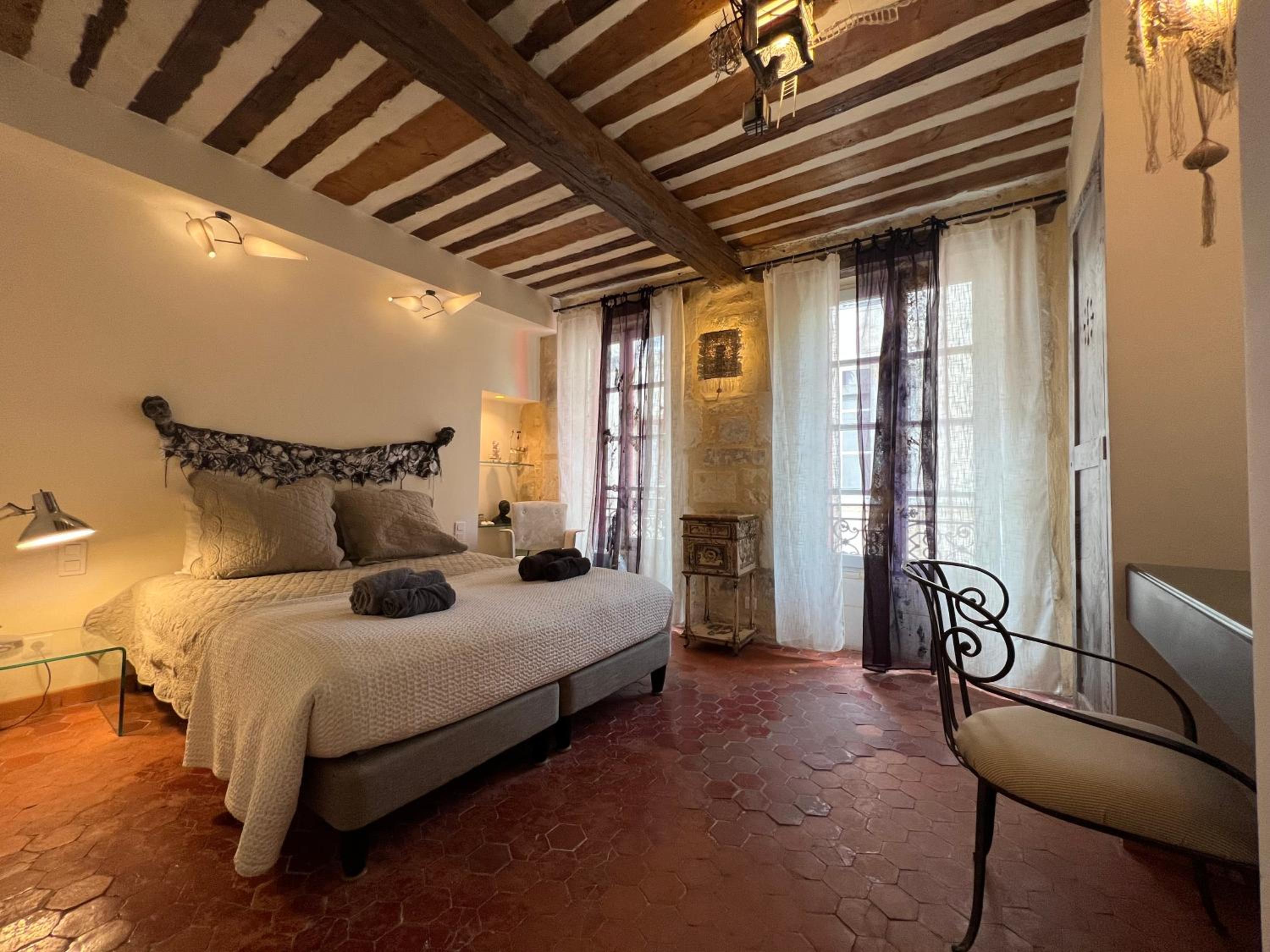 Double Room with Private Bathroom - Photo 22