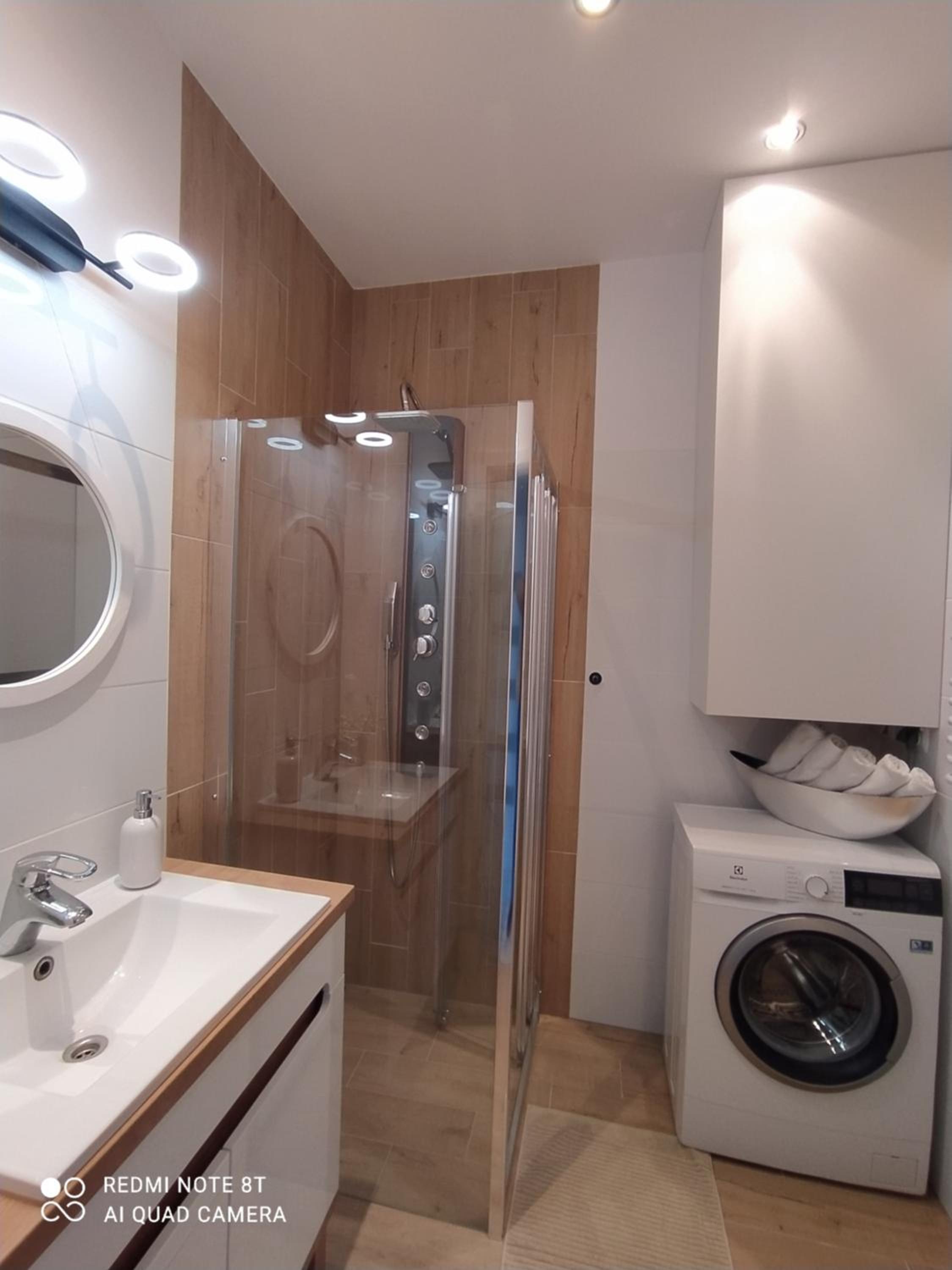 One-Bedroom Apartment - Photo 4