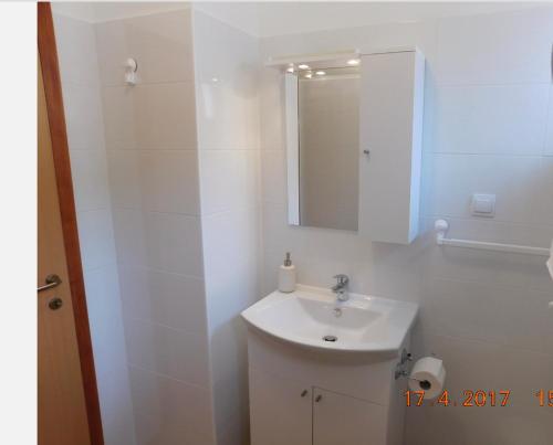 One-Bedroom Apartment - Photo 19