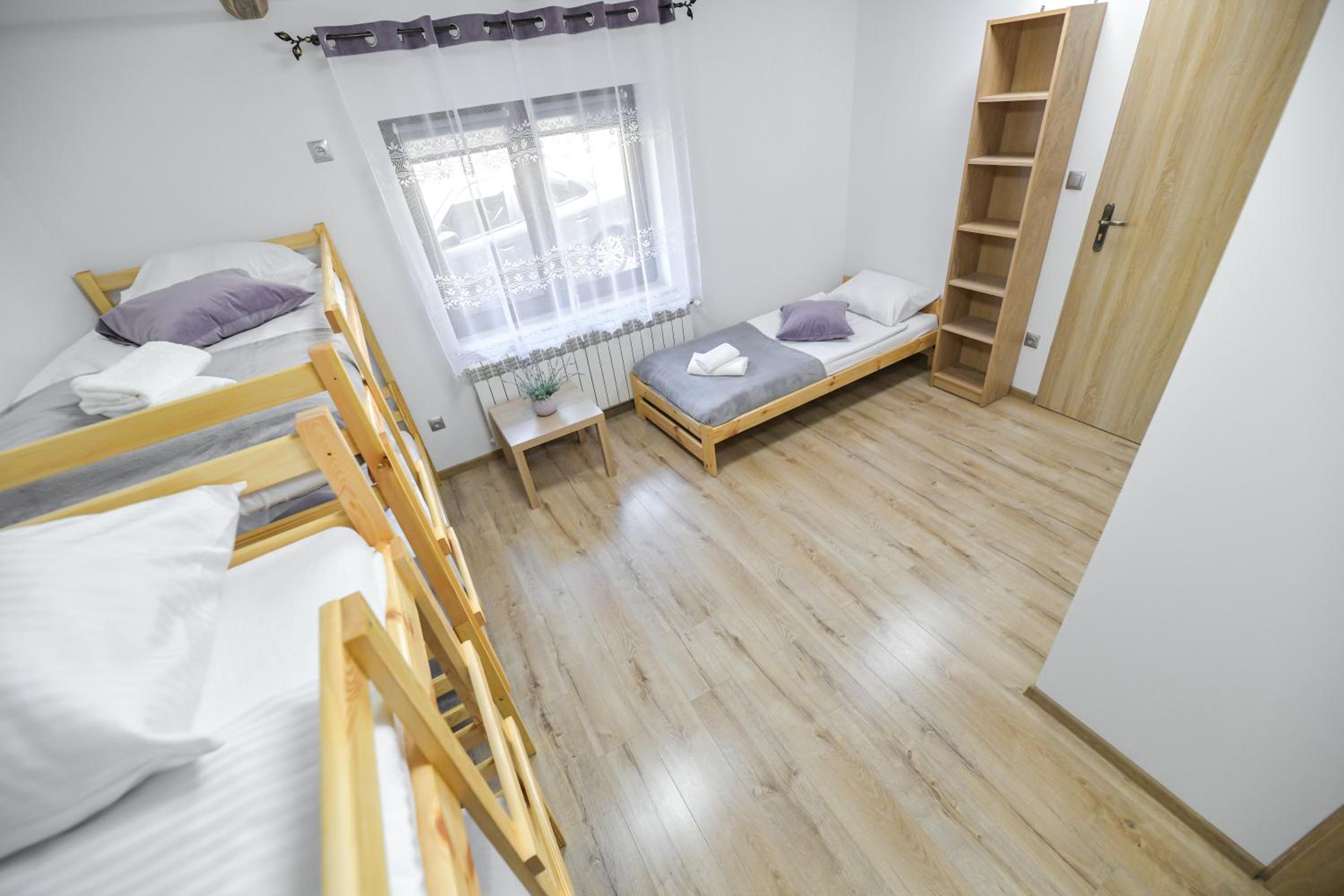 Family Room with Private Bathroom - Photo 2
