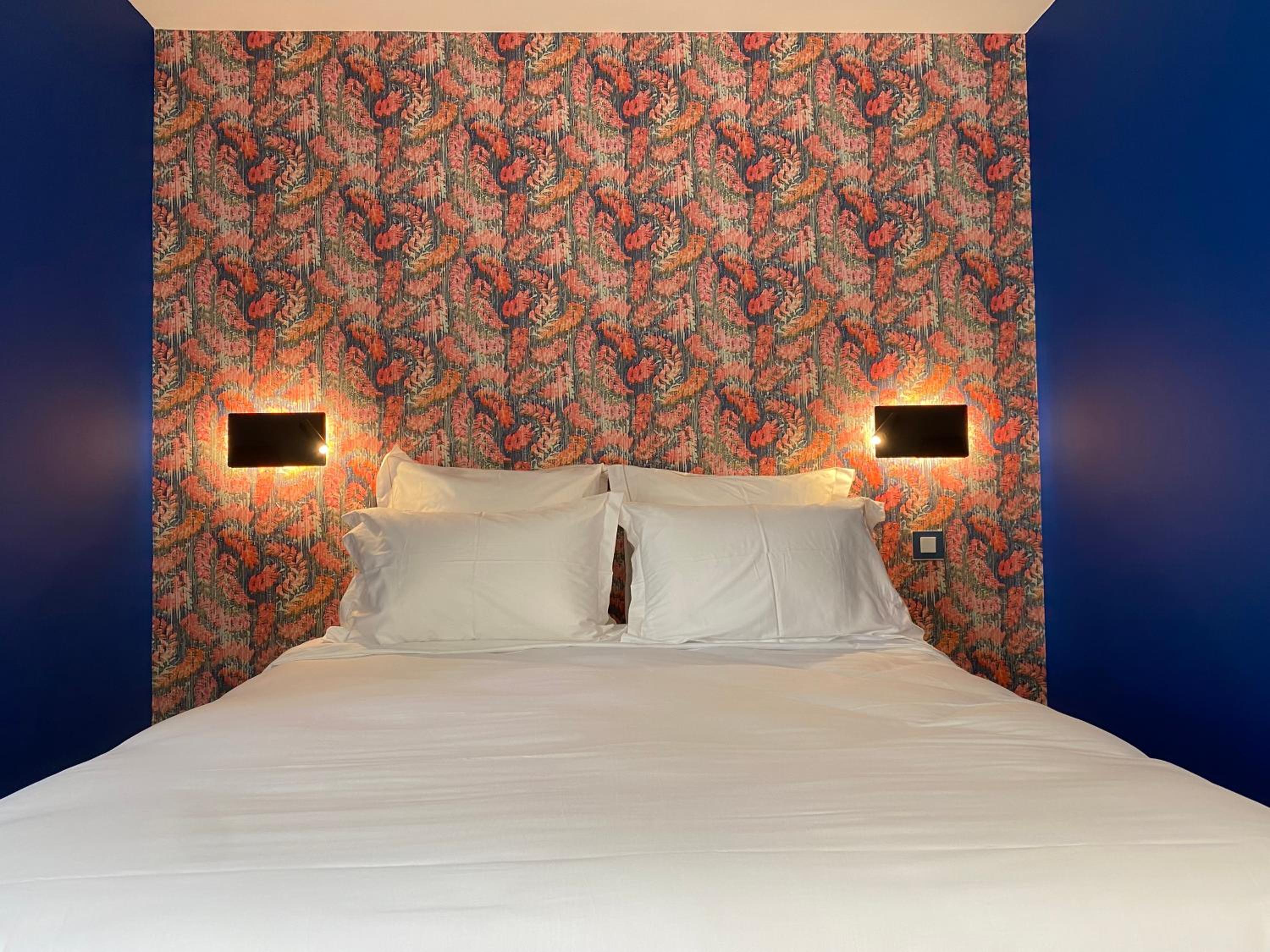 Large Double Room - Photo 9