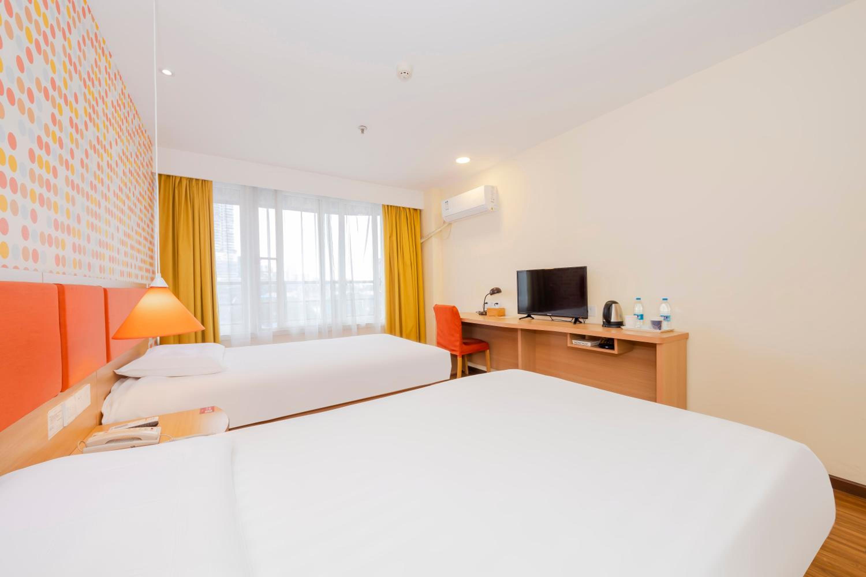 Standard Twin Room photo 1