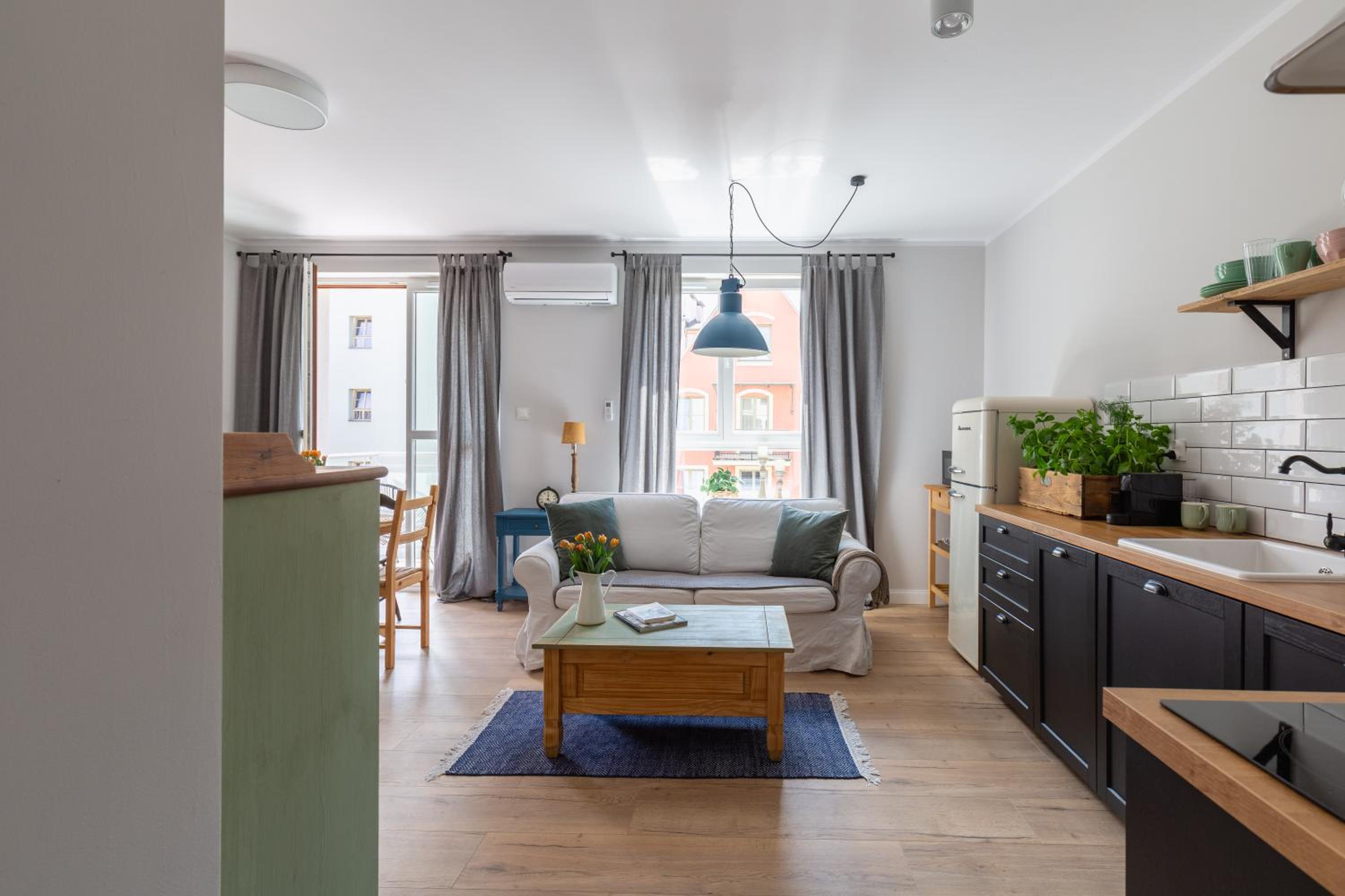 One-Bedroom Apartment - Photo 7