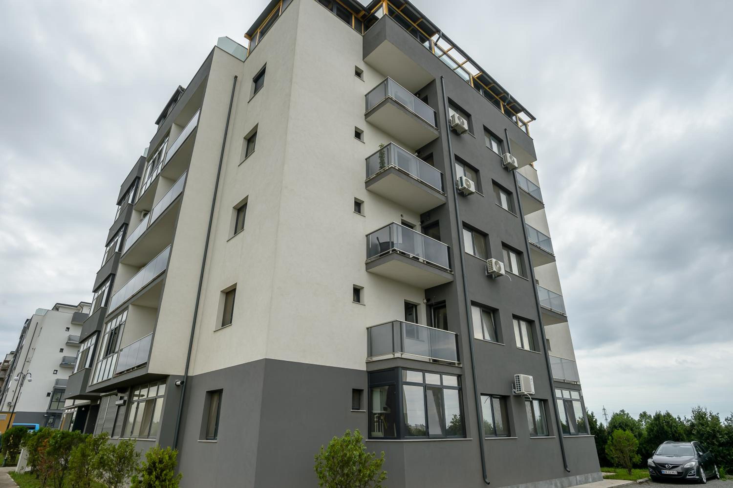 One-Bedroom Apartment - Photo 12