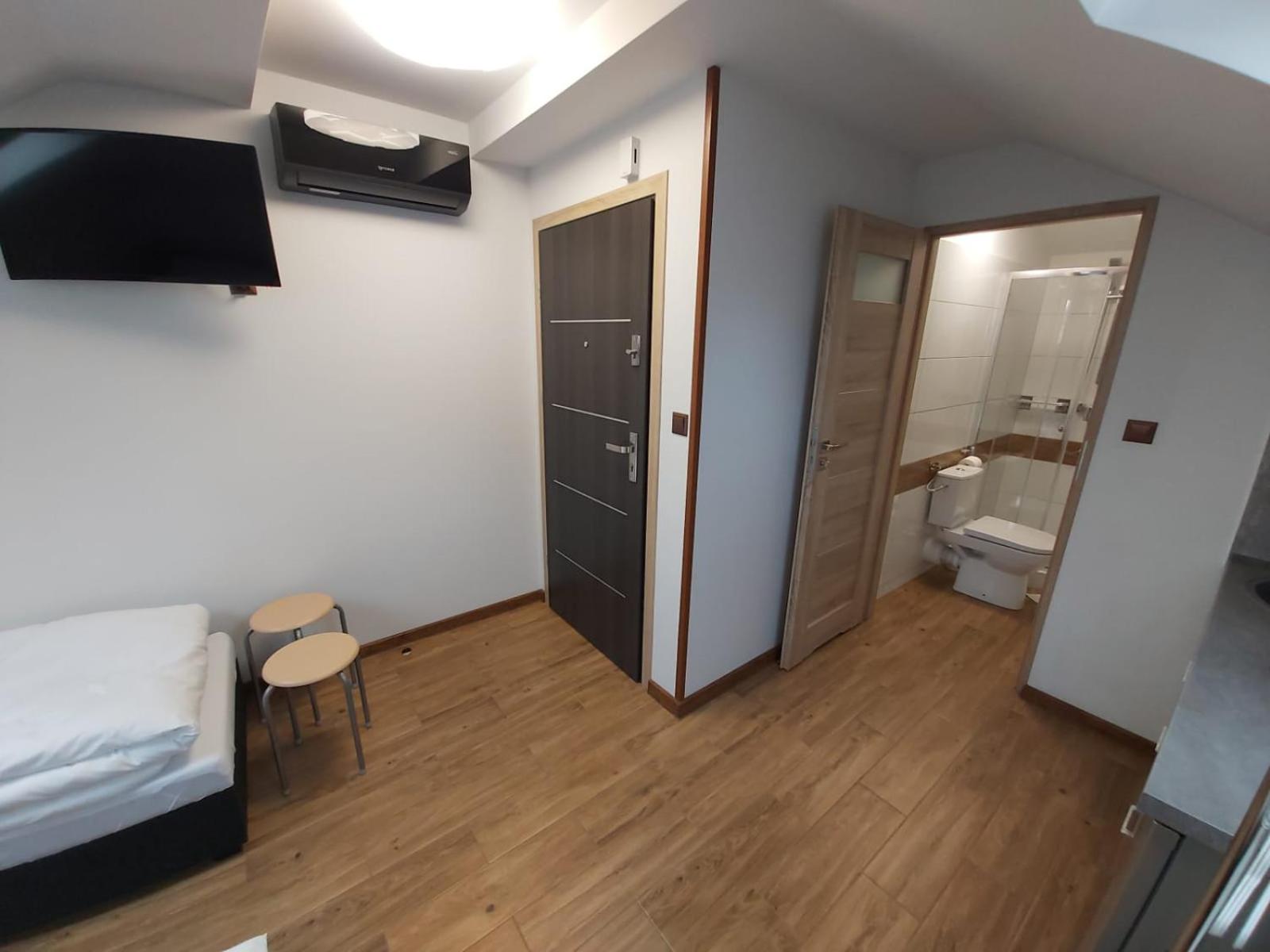 One-Bedroom Apartment - Photo 1