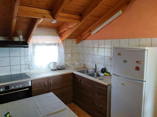 Three-Bedroom Apartment - Photo 14