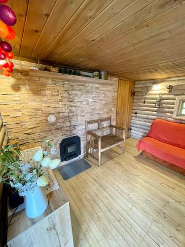 One-Bedroom House - Photo 27