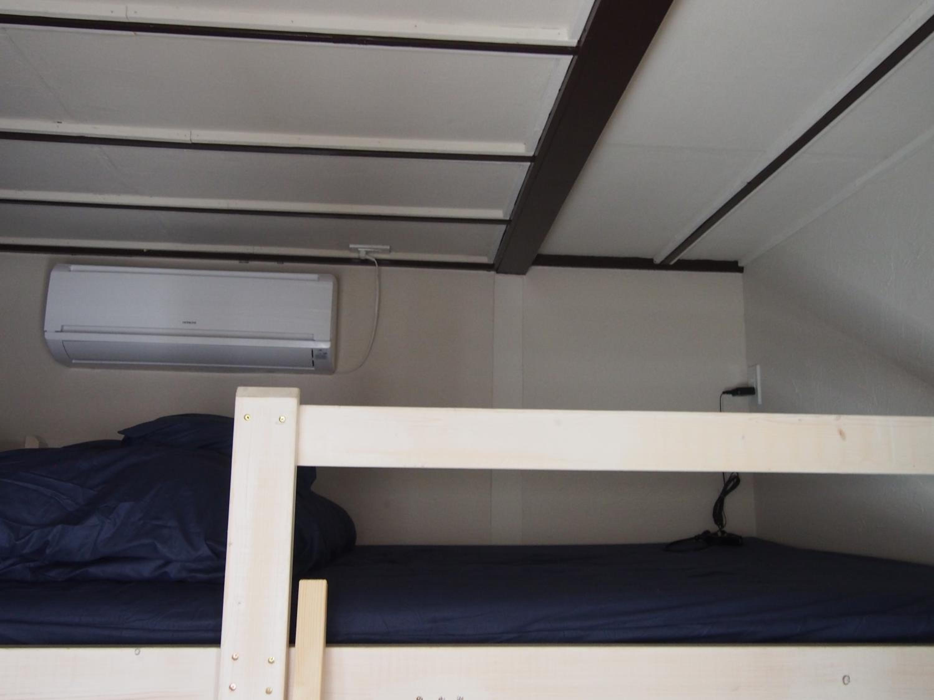 Bed in 4-Bed Male Dormitory Room photo 3