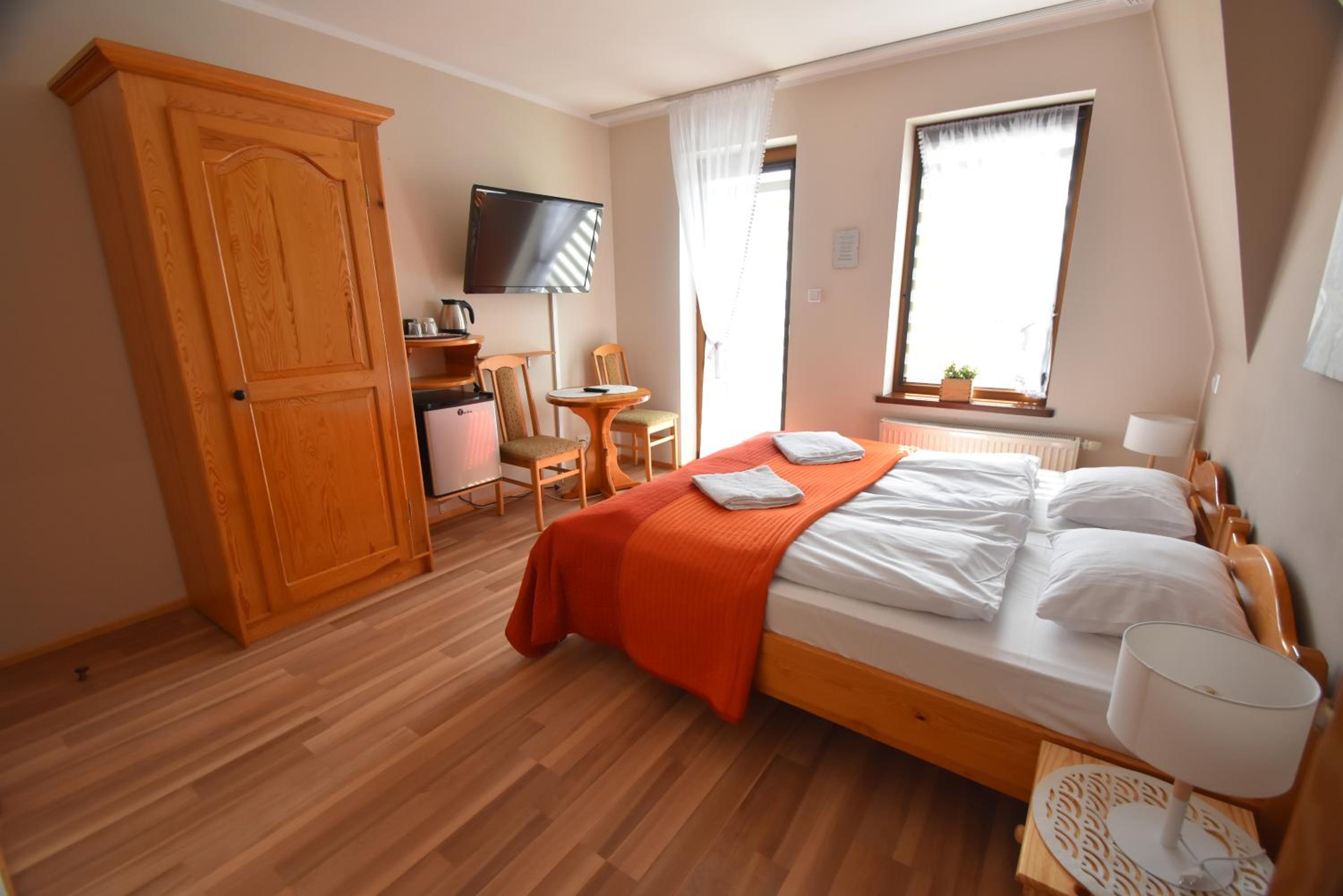 Double or Twin Room - Photo 15
