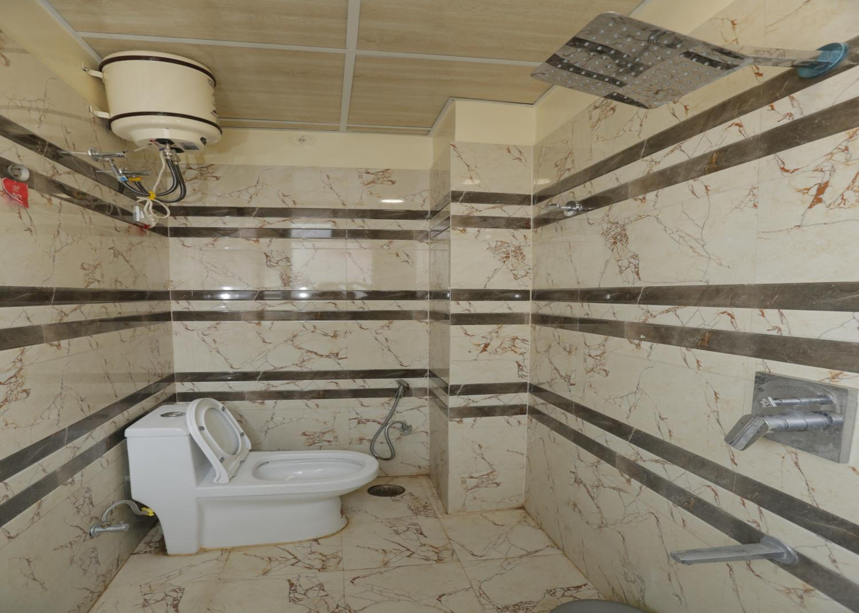 Deluxe Room - Photo 21