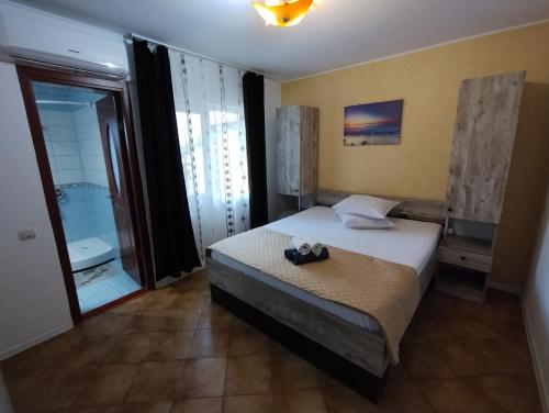 Double Room with Private Bathroom photo 2