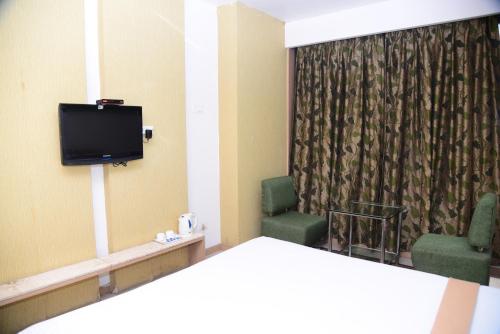 Large Double or Twin Room
