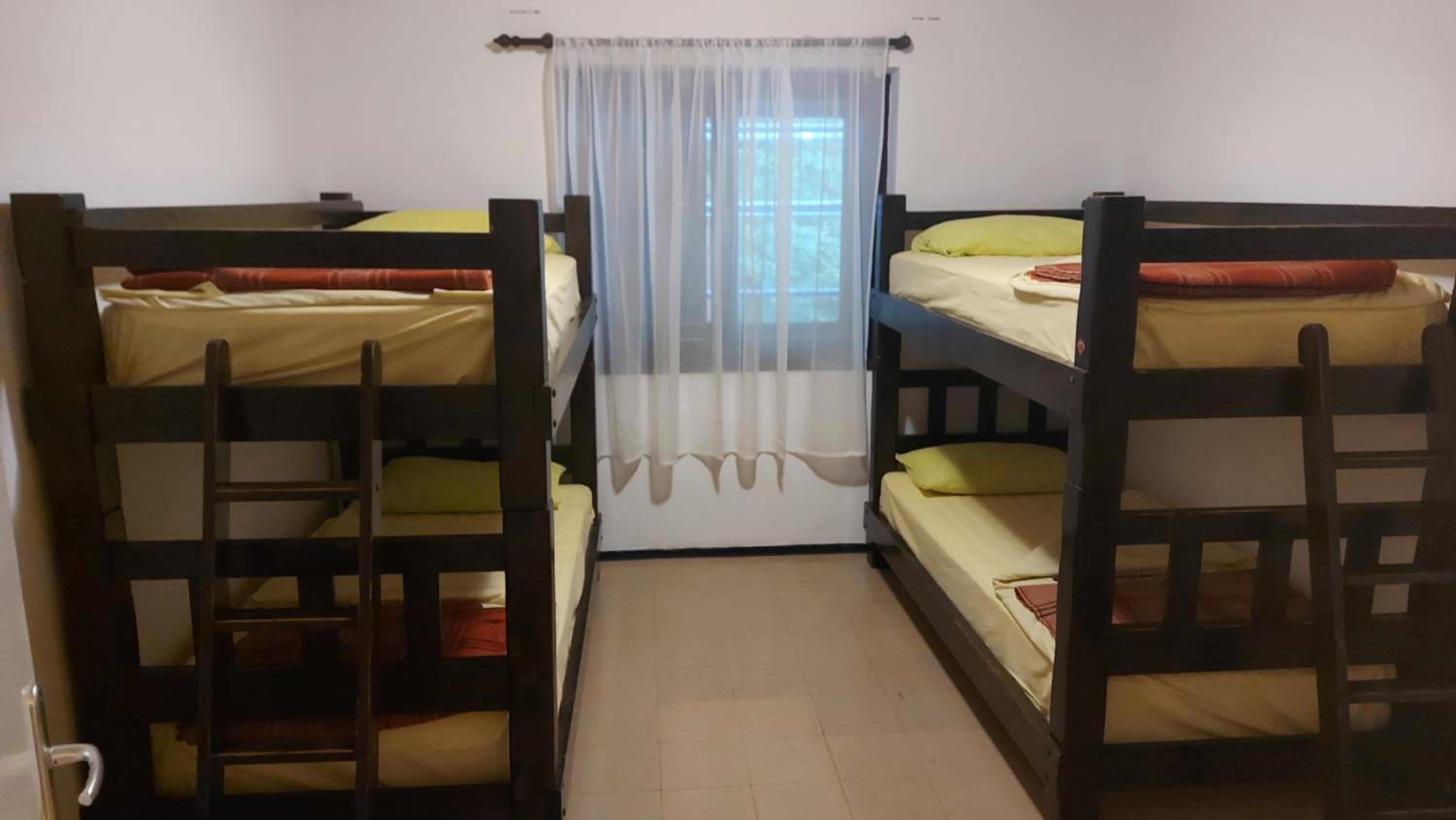 Bed in 4-Bed Mixed Dormitory Room photo 2
