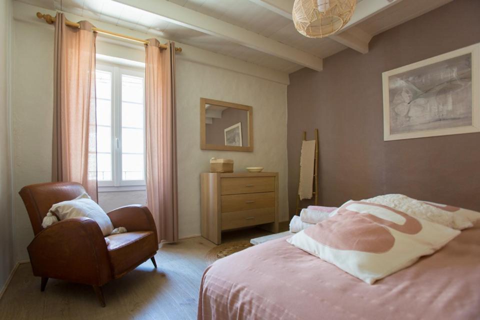Deluxe Double Room with Two Double Beds photo 3